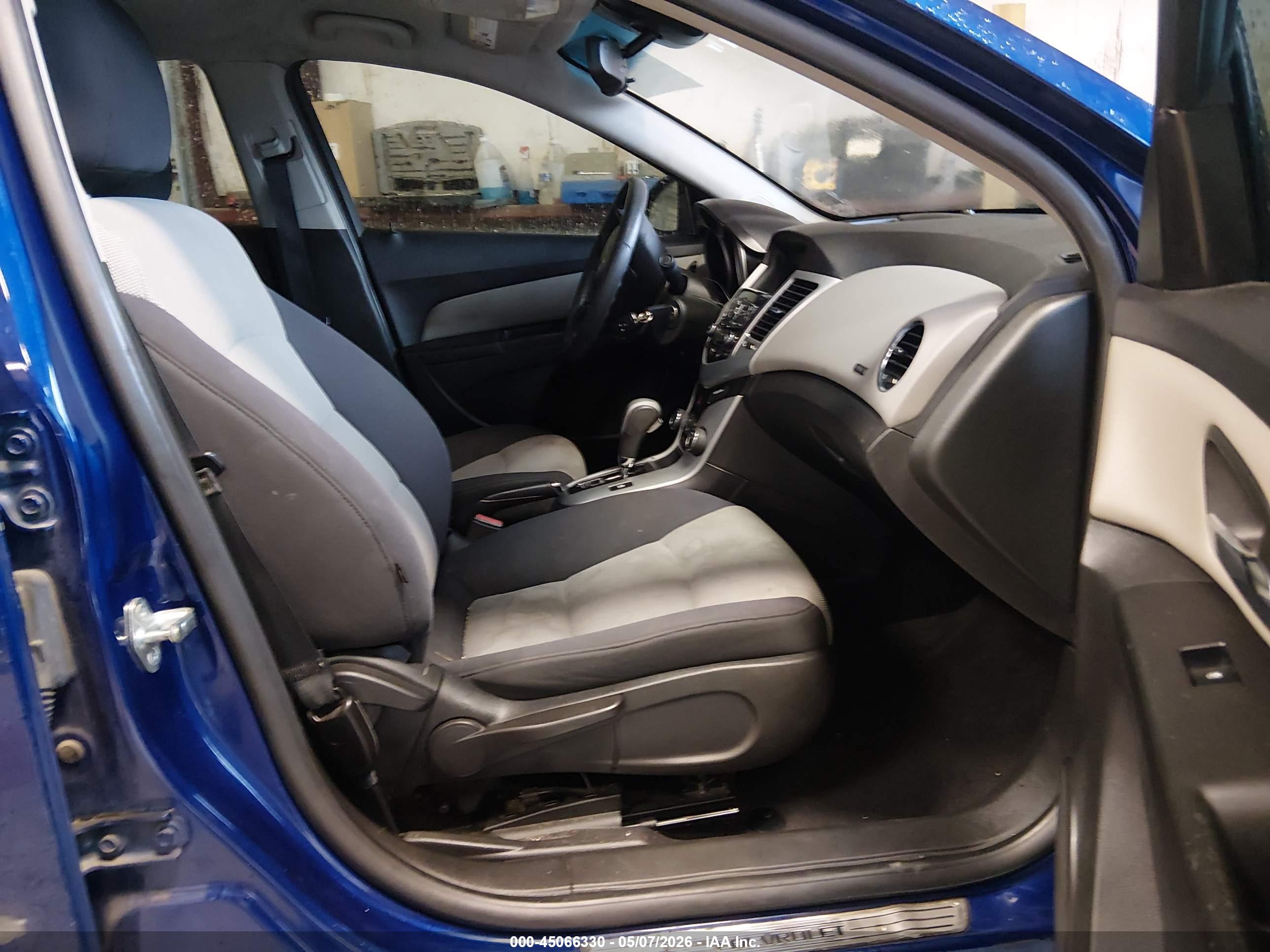 CHEVROLET CRUZE image 5