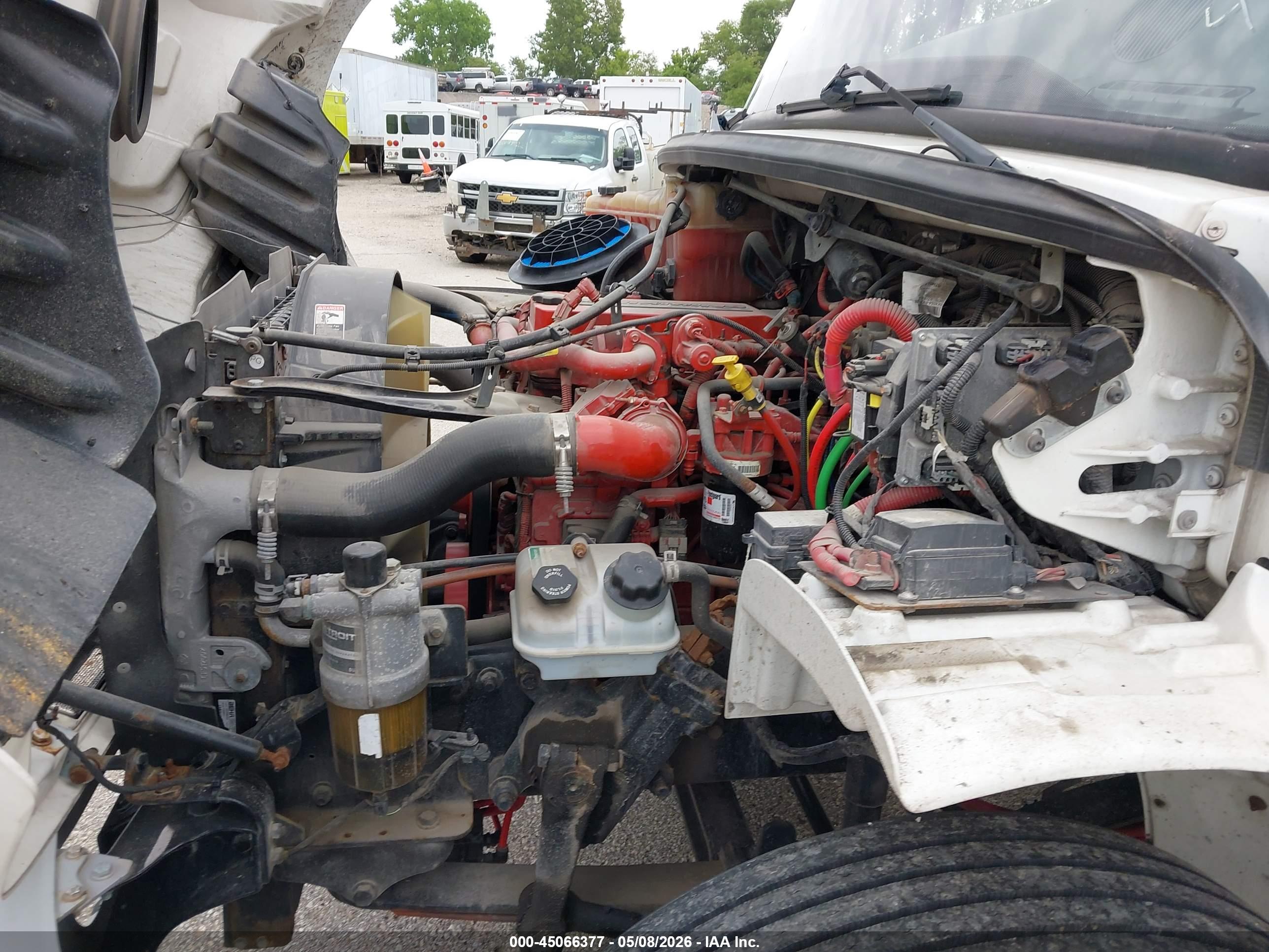 FREIGHTLINER M2 image 10