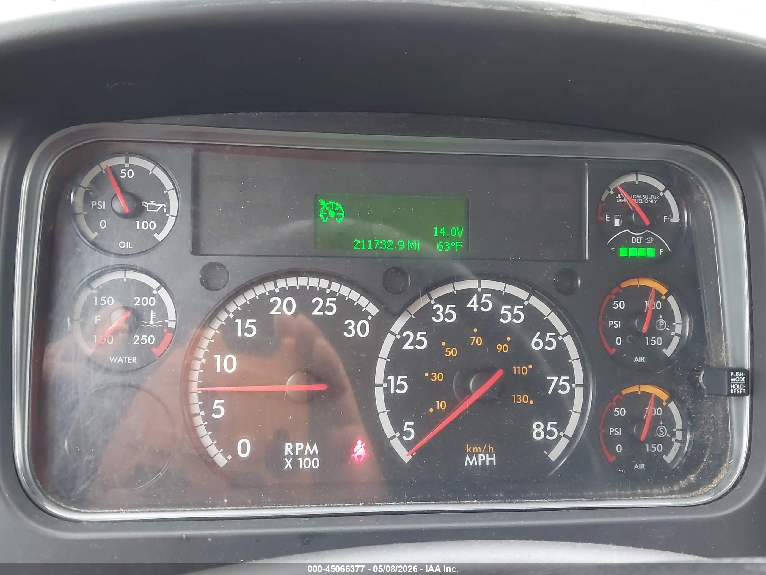 FREIGHTLINER M2 image 6