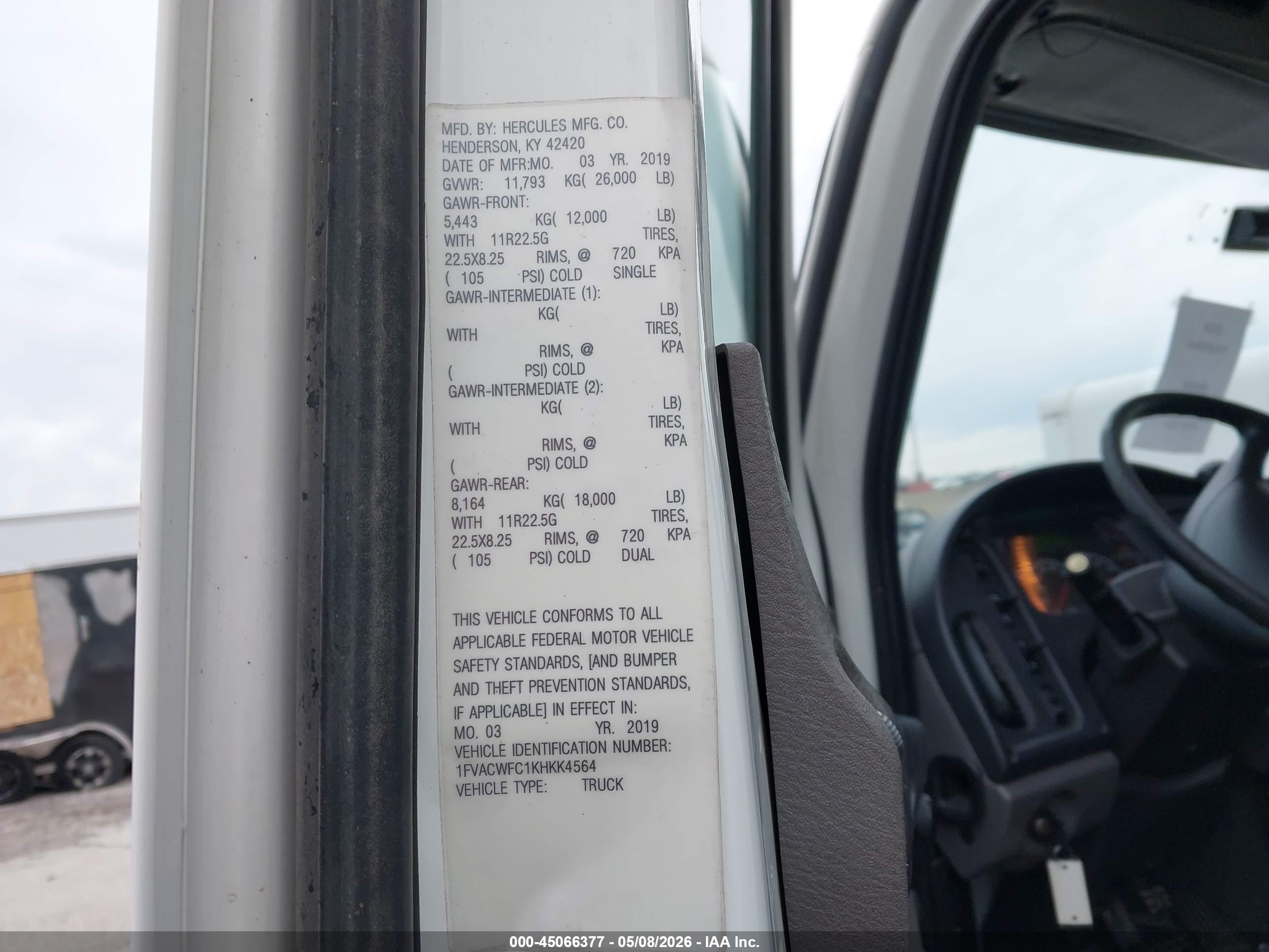 FREIGHTLINER M2 image 9
