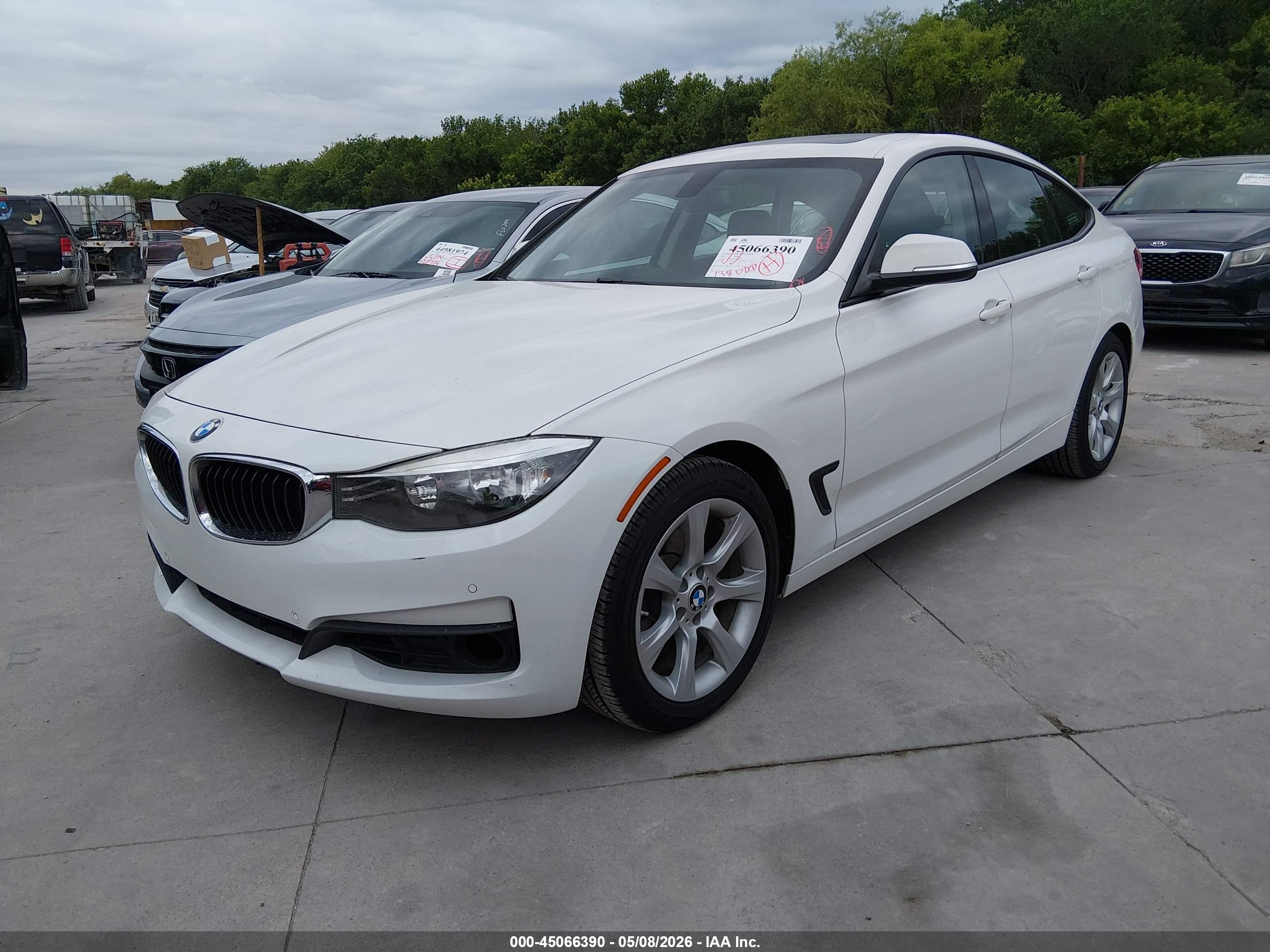 BMW 328I image 2