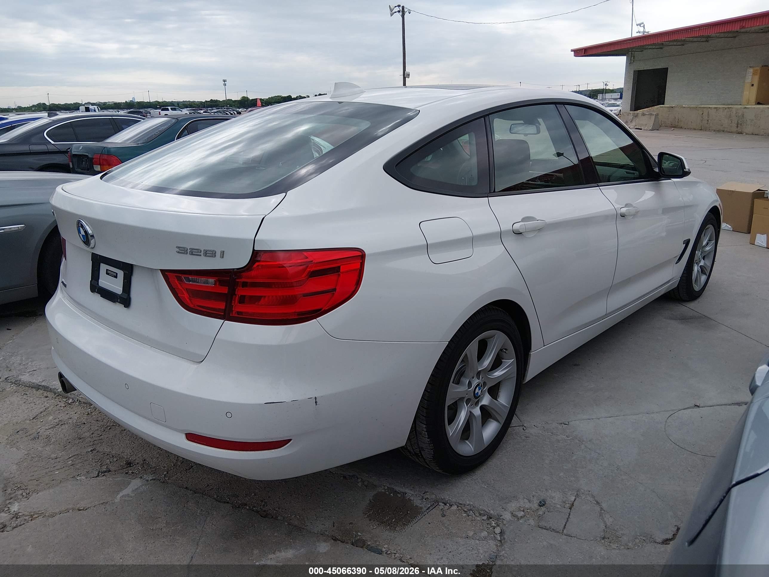 BMW 328I image 4