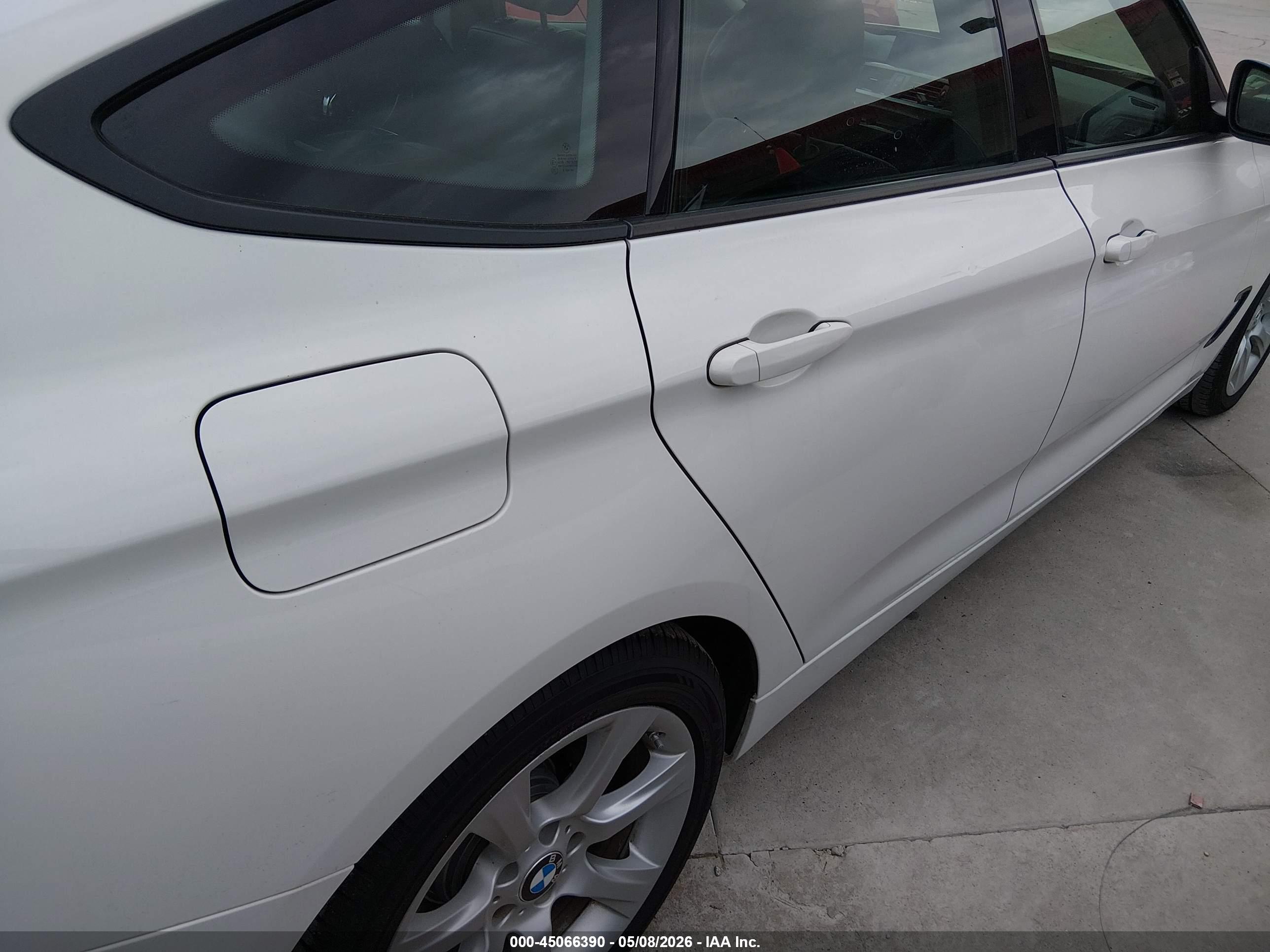 BMW 328I image 6
