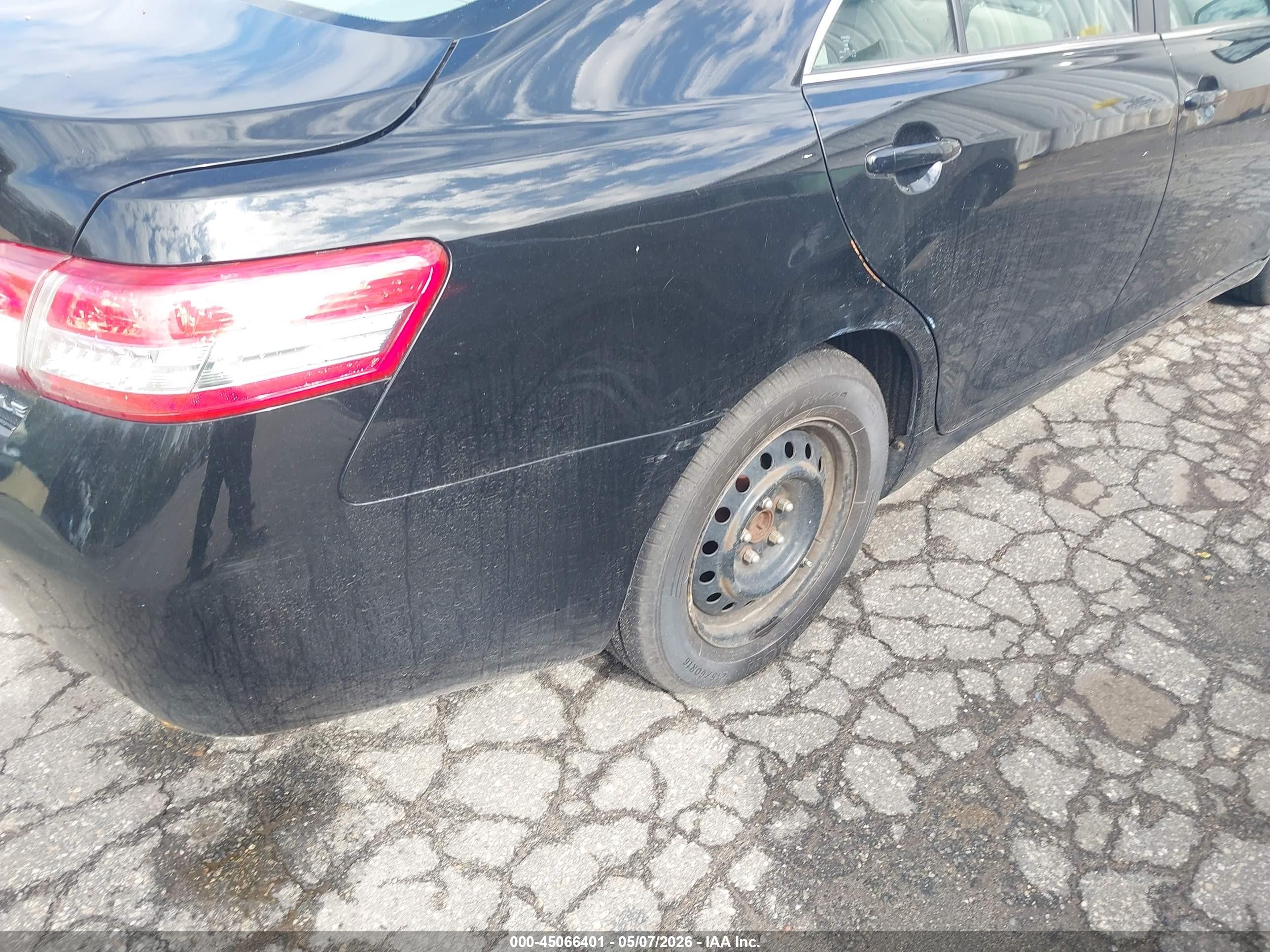 TOYOTA CAMRY image 6