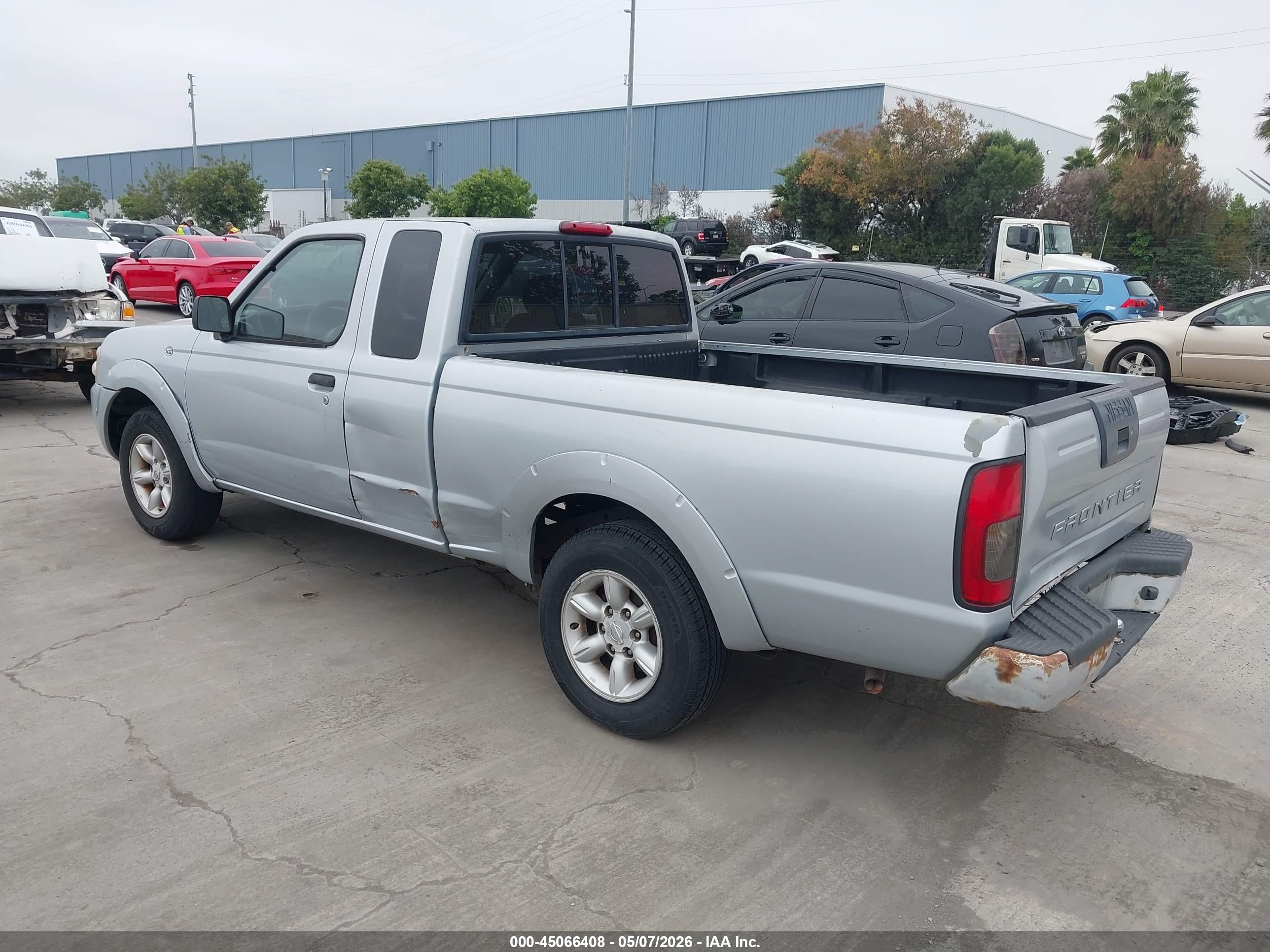 NISSAN FRONTIER image 3