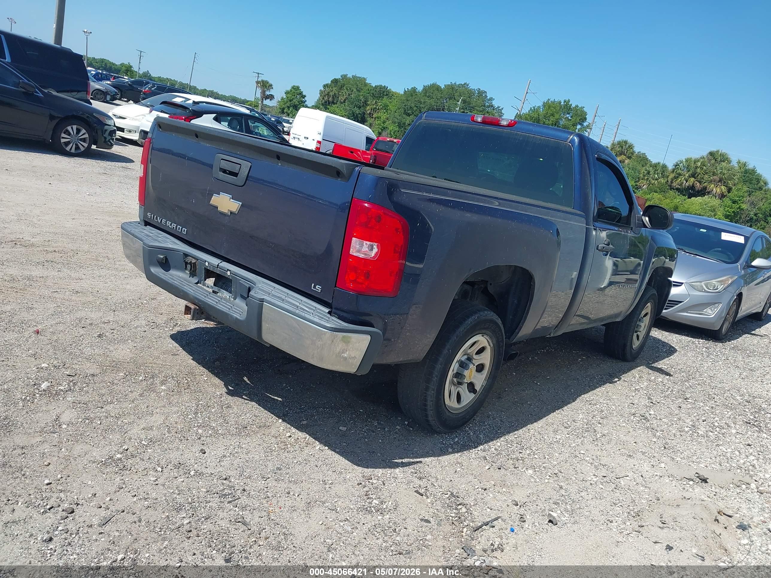 CHEVROLET SILVERADO image 4
