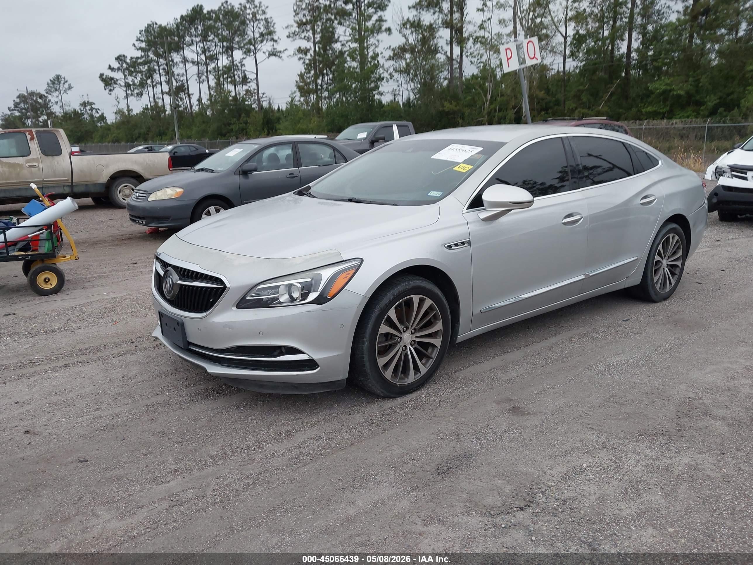BUICK LACROSSE image 2