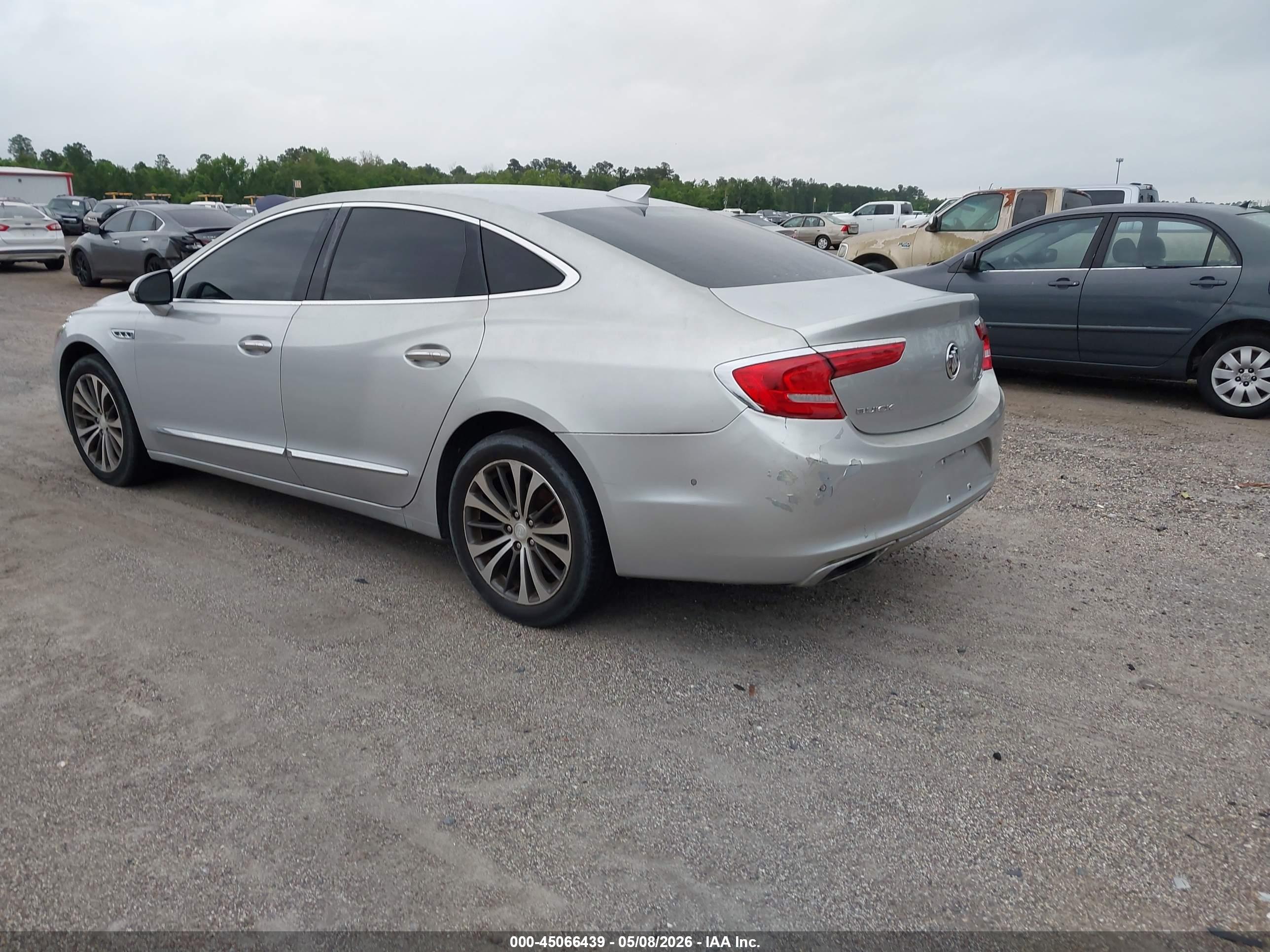 BUICK LACROSSE image 3
