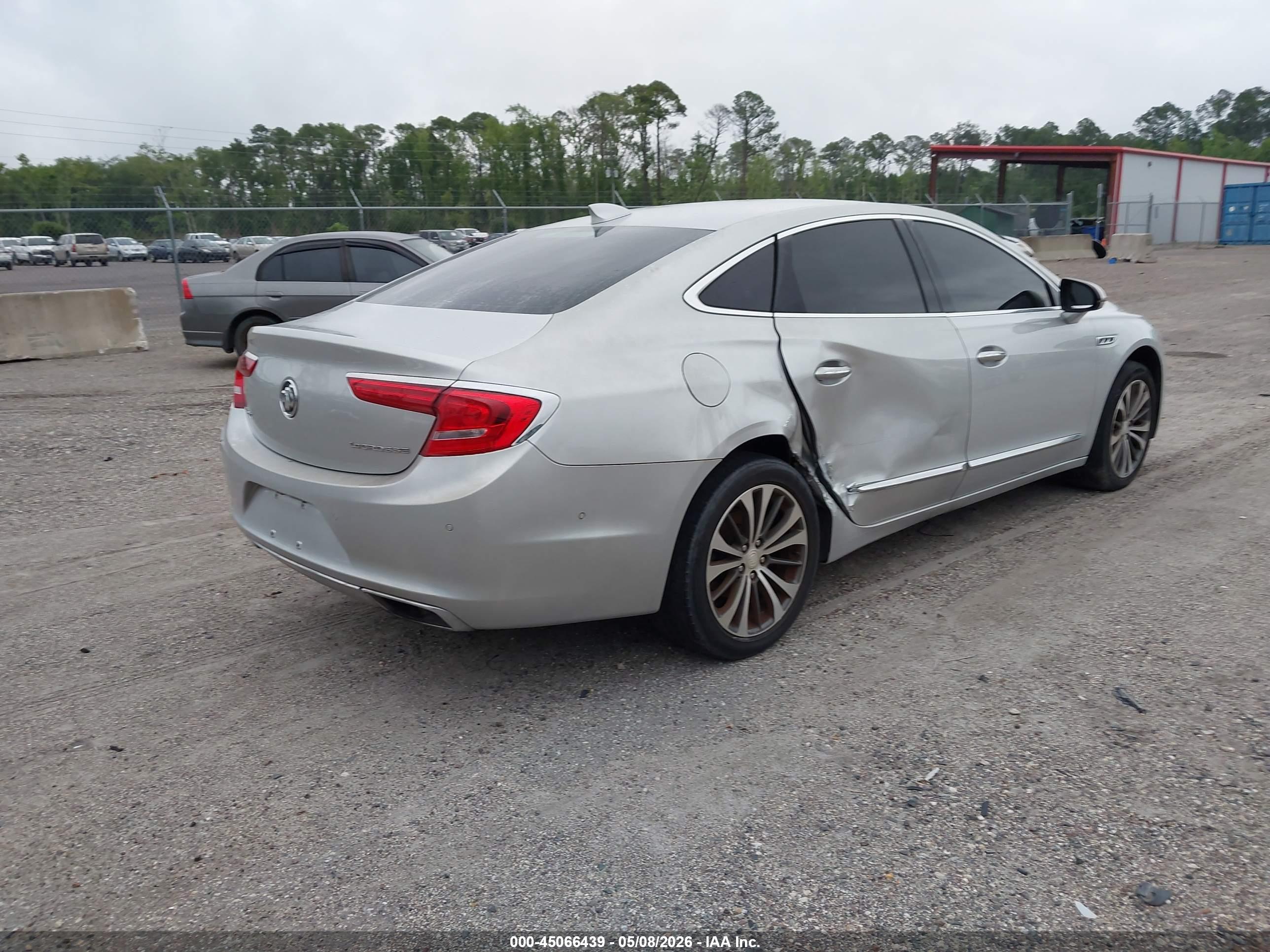 BUICK LACROSSE image 4