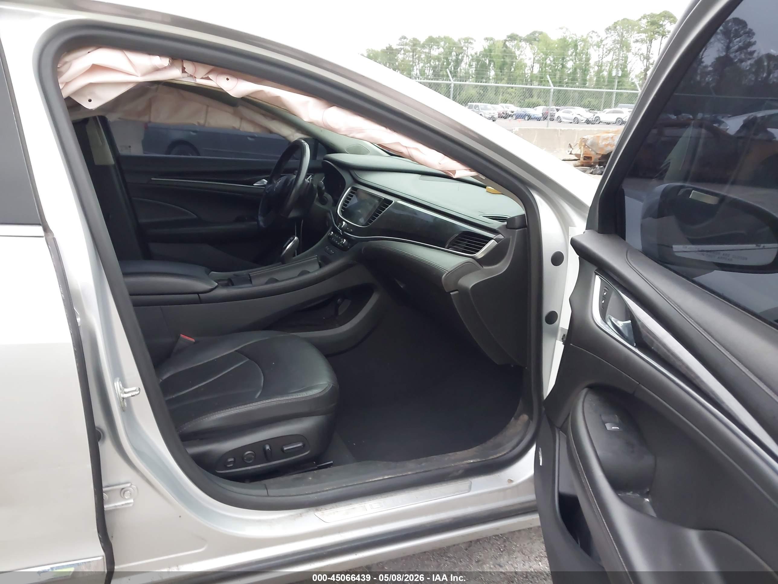 BUICK LACROSSE image 5