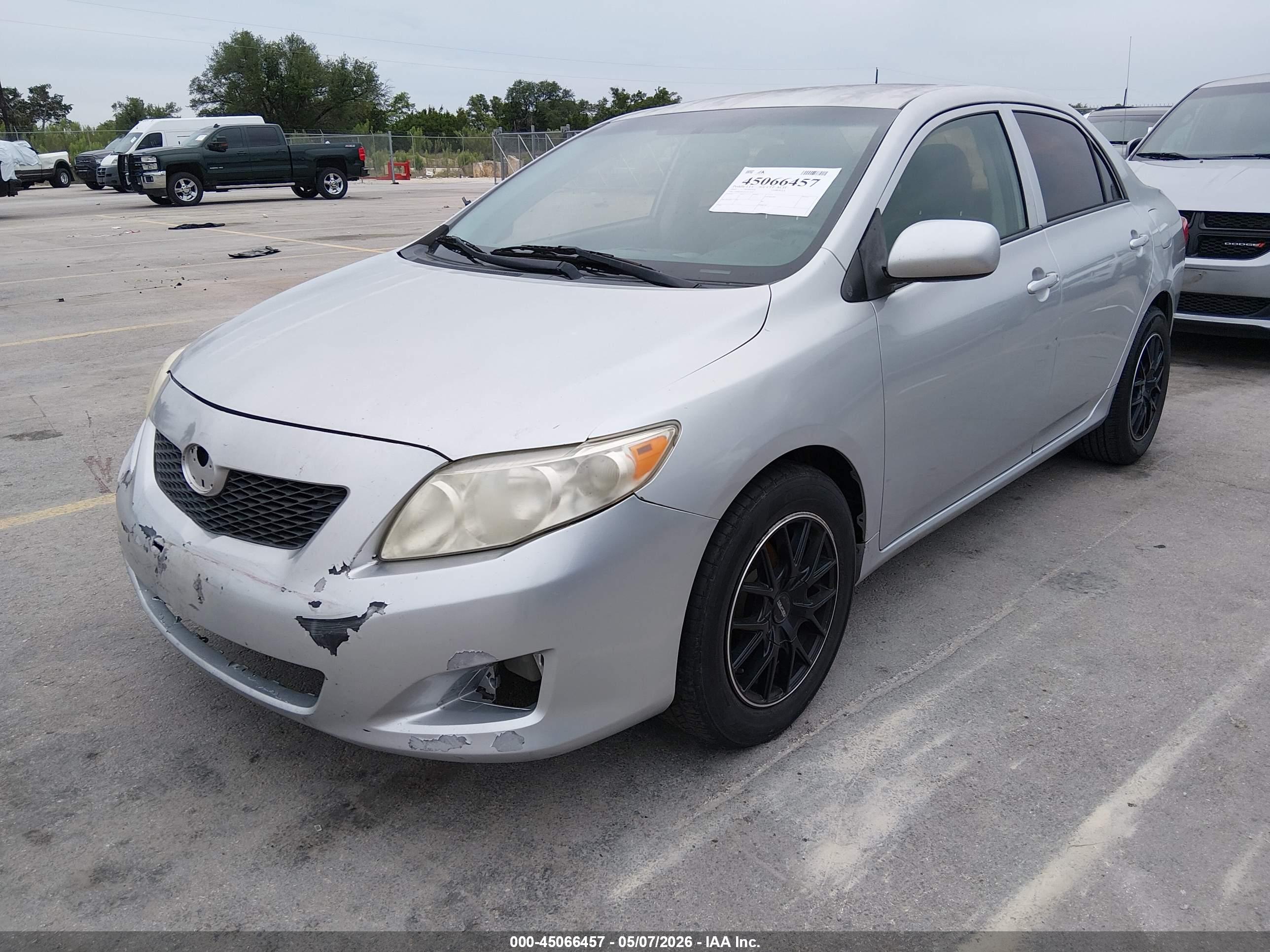 TOYOTA COROLLA image 2