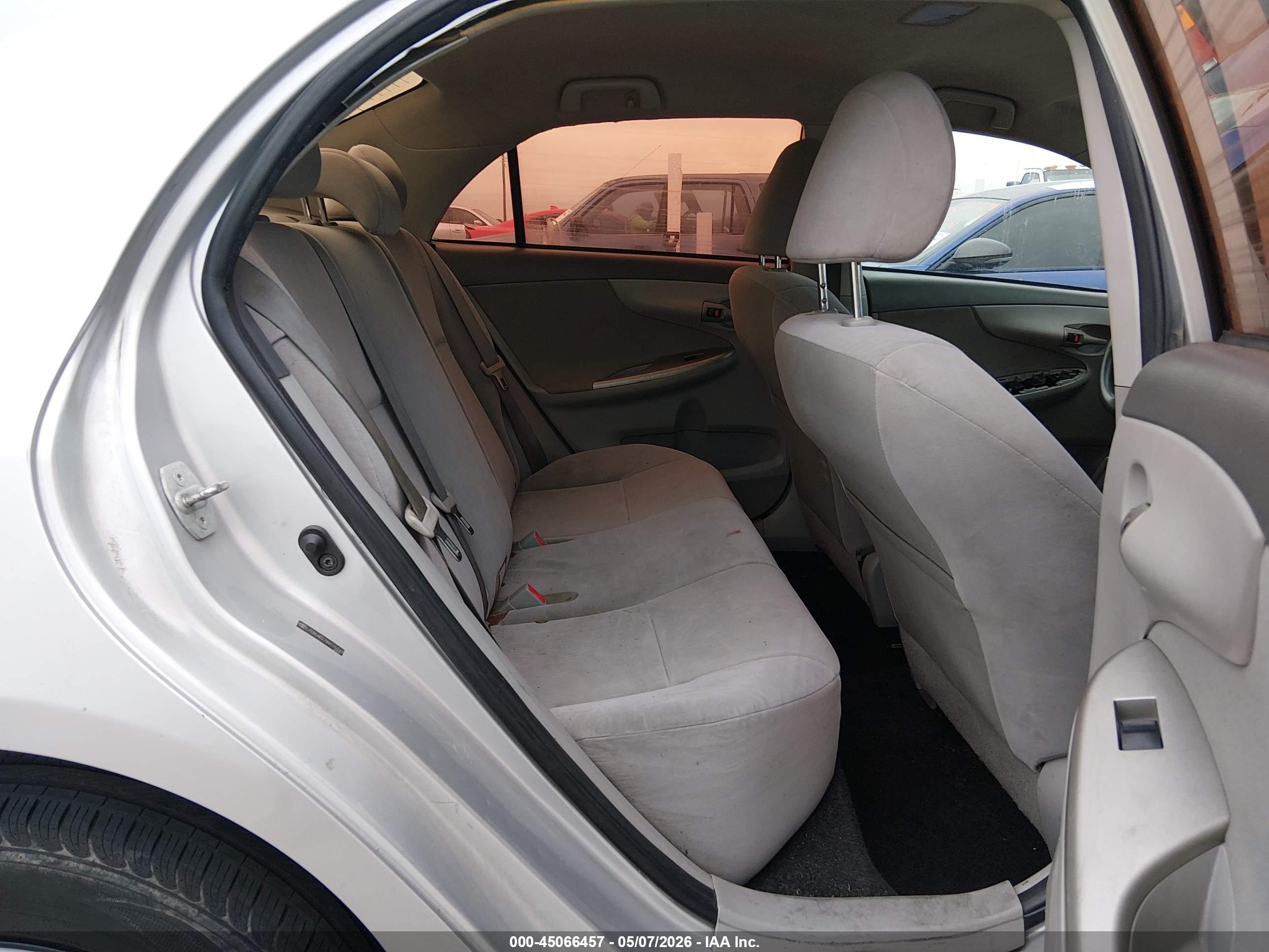 TOYOTA COROLLA image 8
