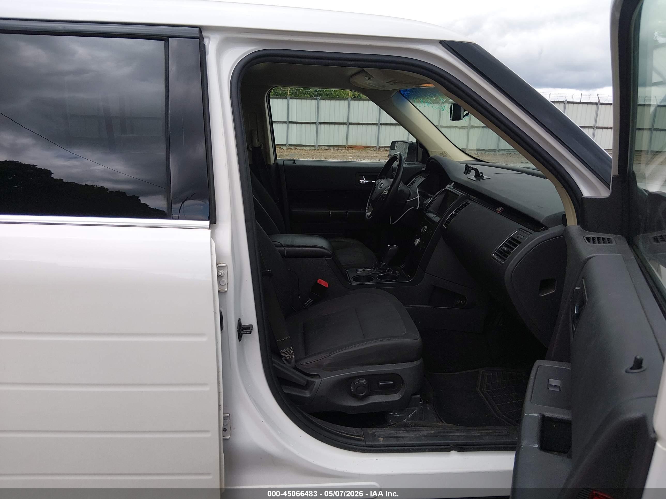 FORD FLEX image 5