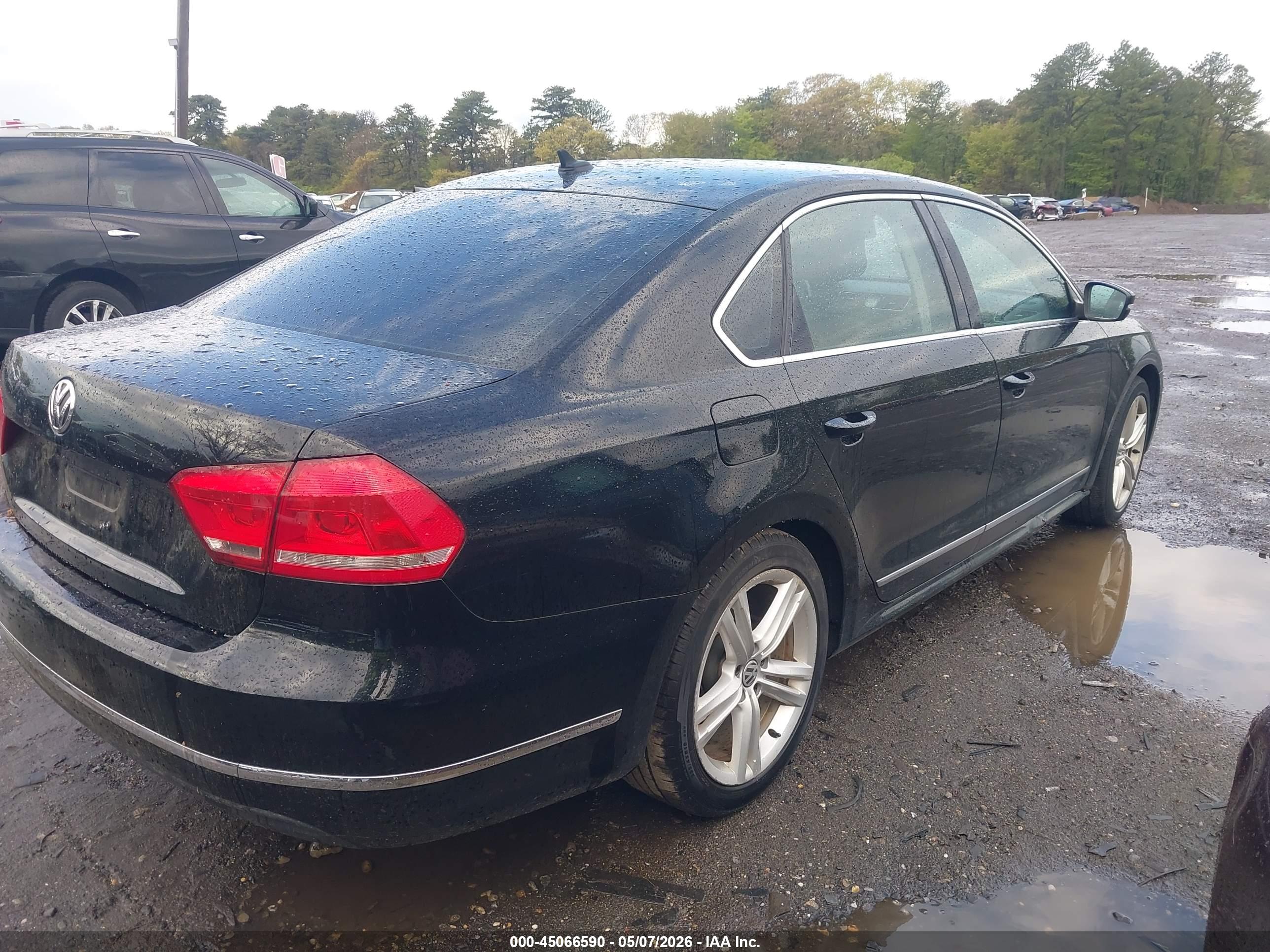 VOLKSWAGEN PASSAT image 4