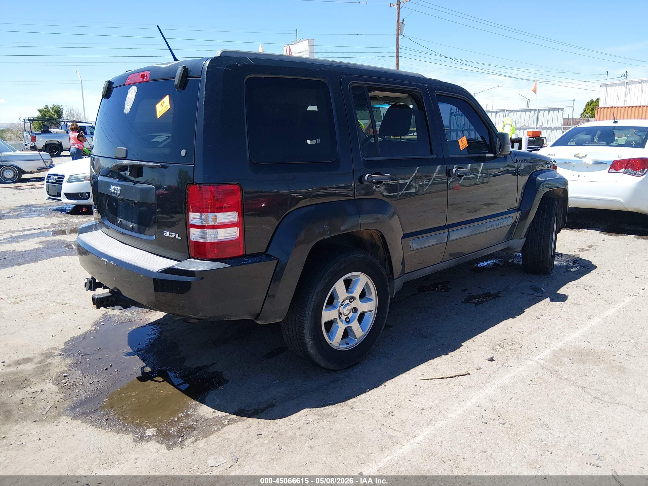 JEEP LIBERTY image 4
