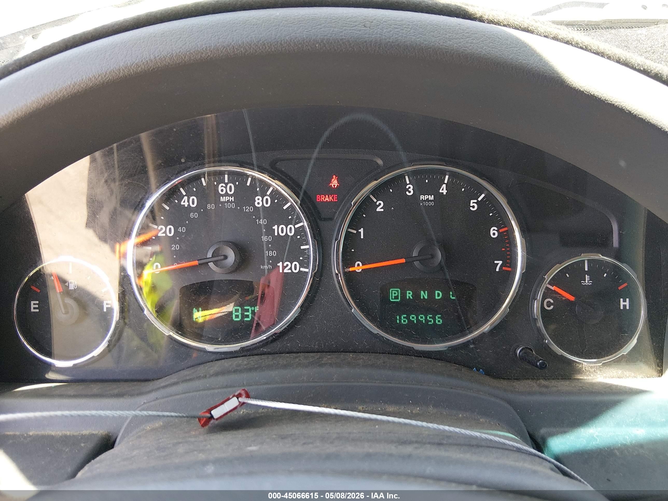 JEEP LIBERTY image 7