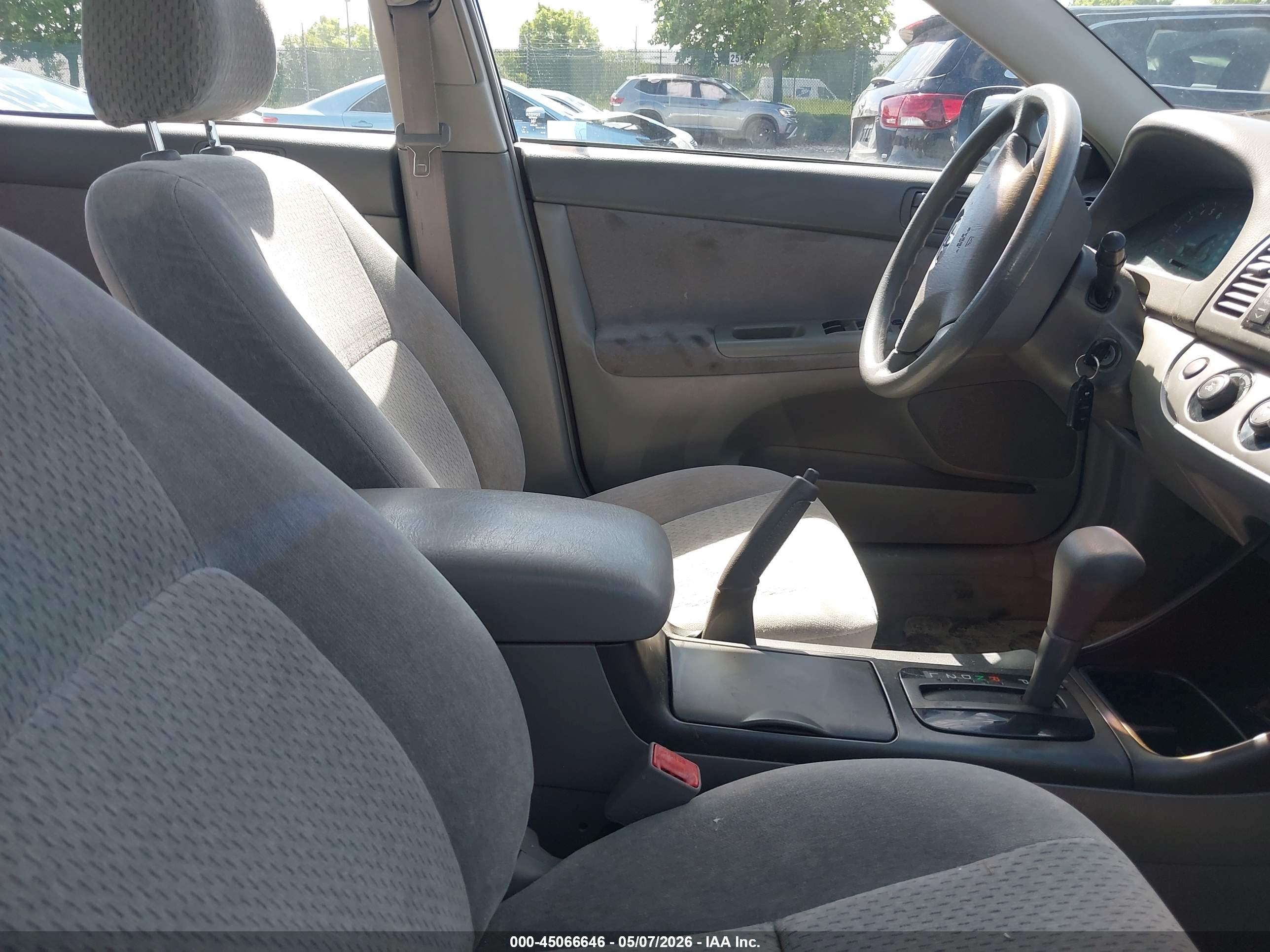 TOYOTA CAMRY image 5