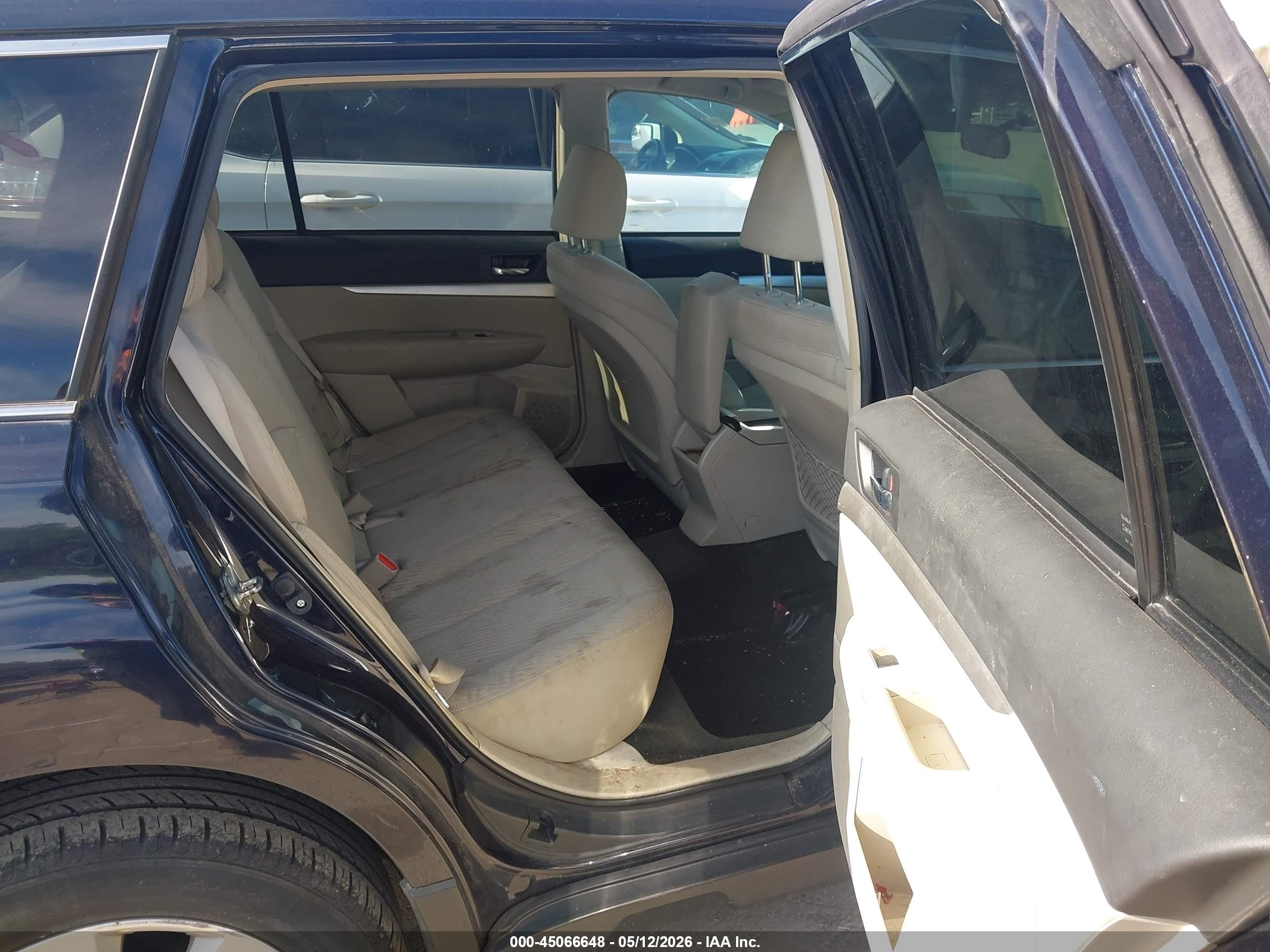 SUBARU OUTBACK image 8