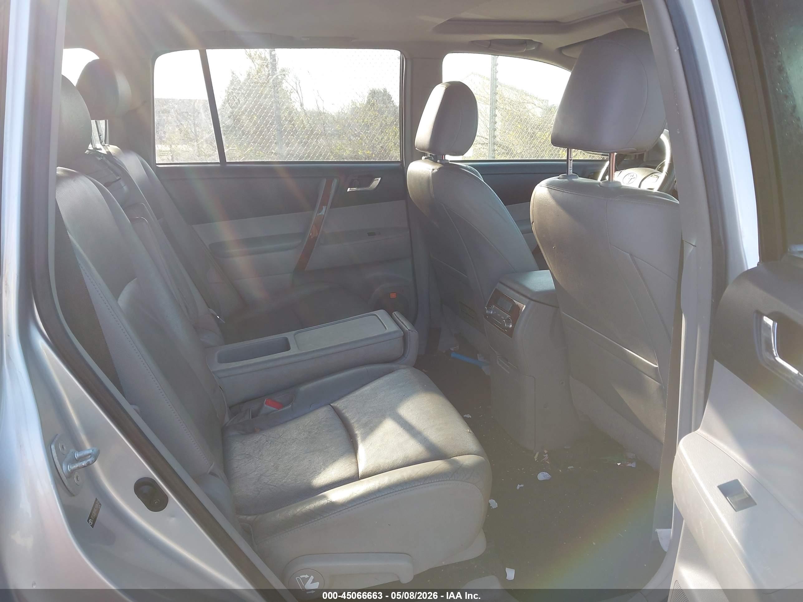TOYOTA HIGHLANDER image 8