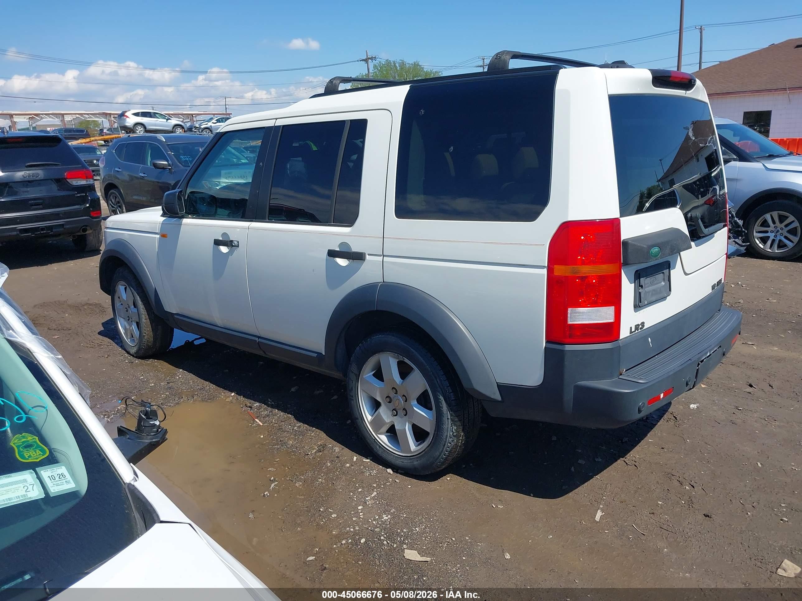 LAND ROVER image 3