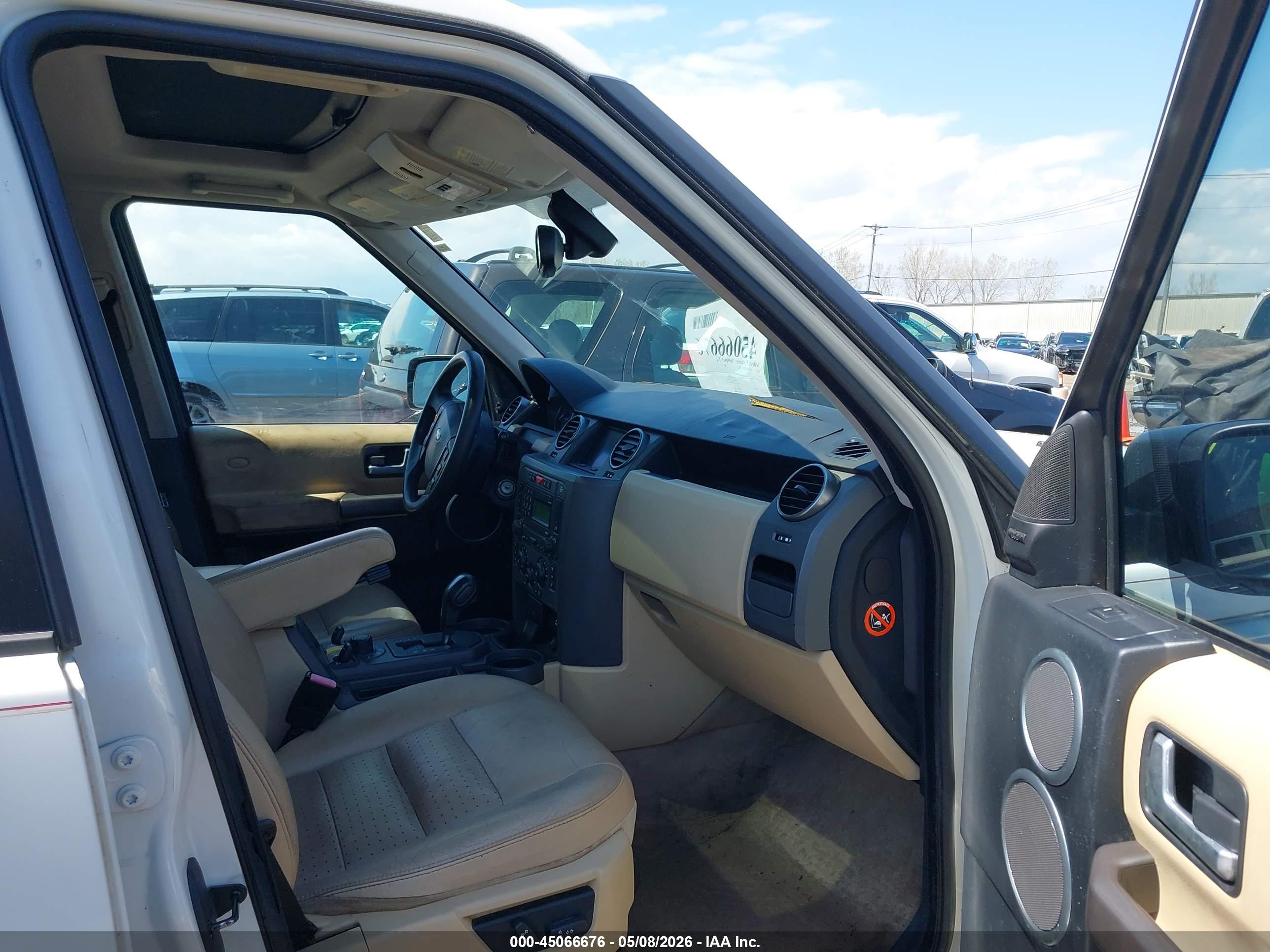 LAND ROVER image 5