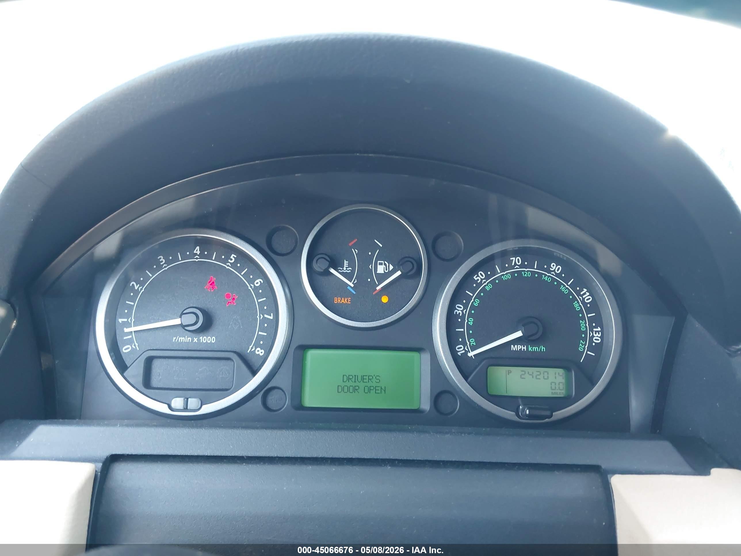 LAND ROVER image 7