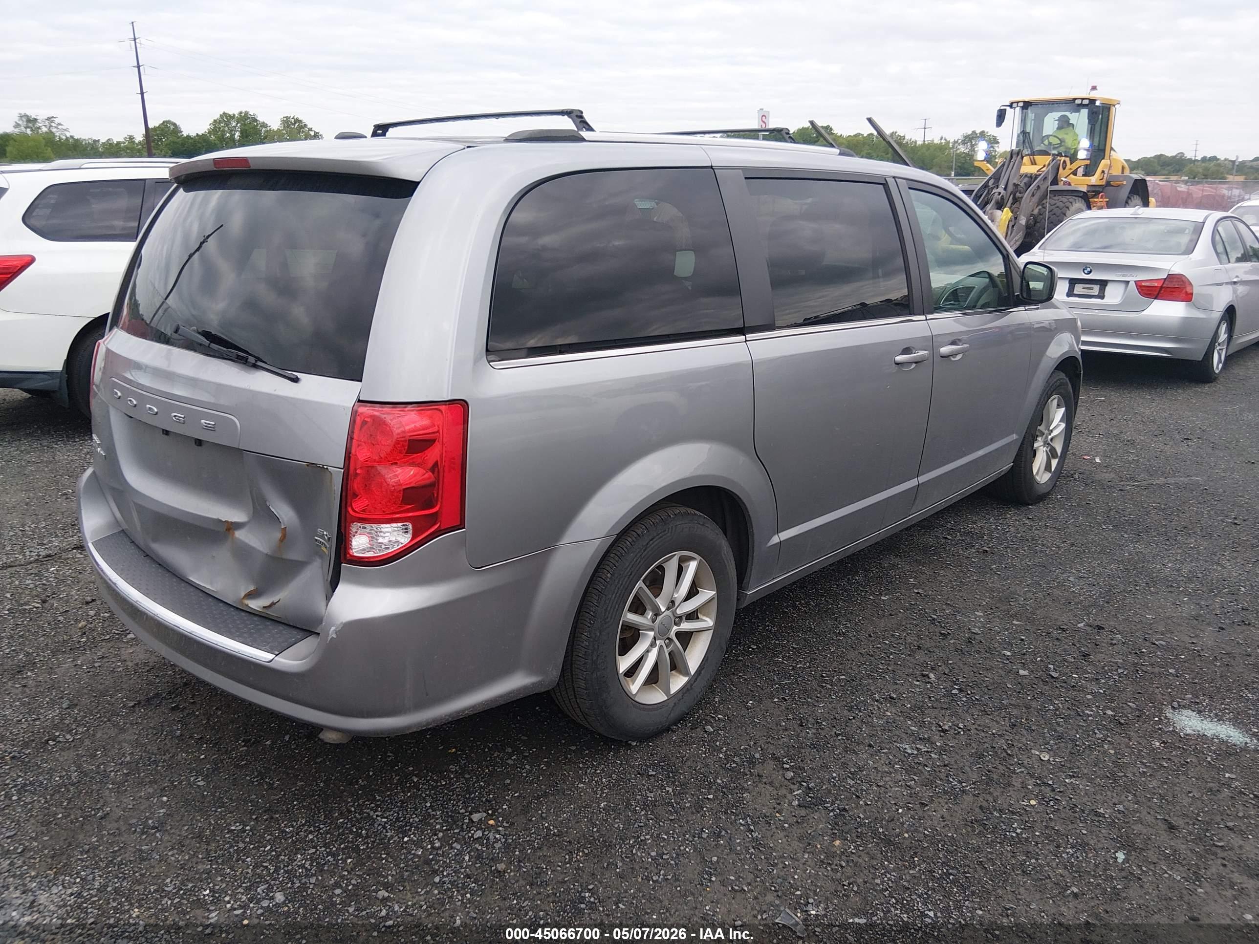 DODGE GRAND image 4