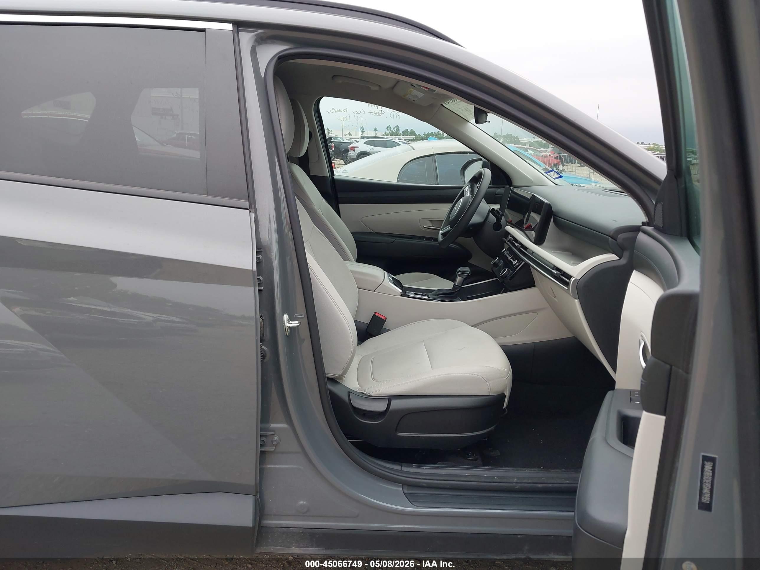 HYUNDAI TUCSON image 5
