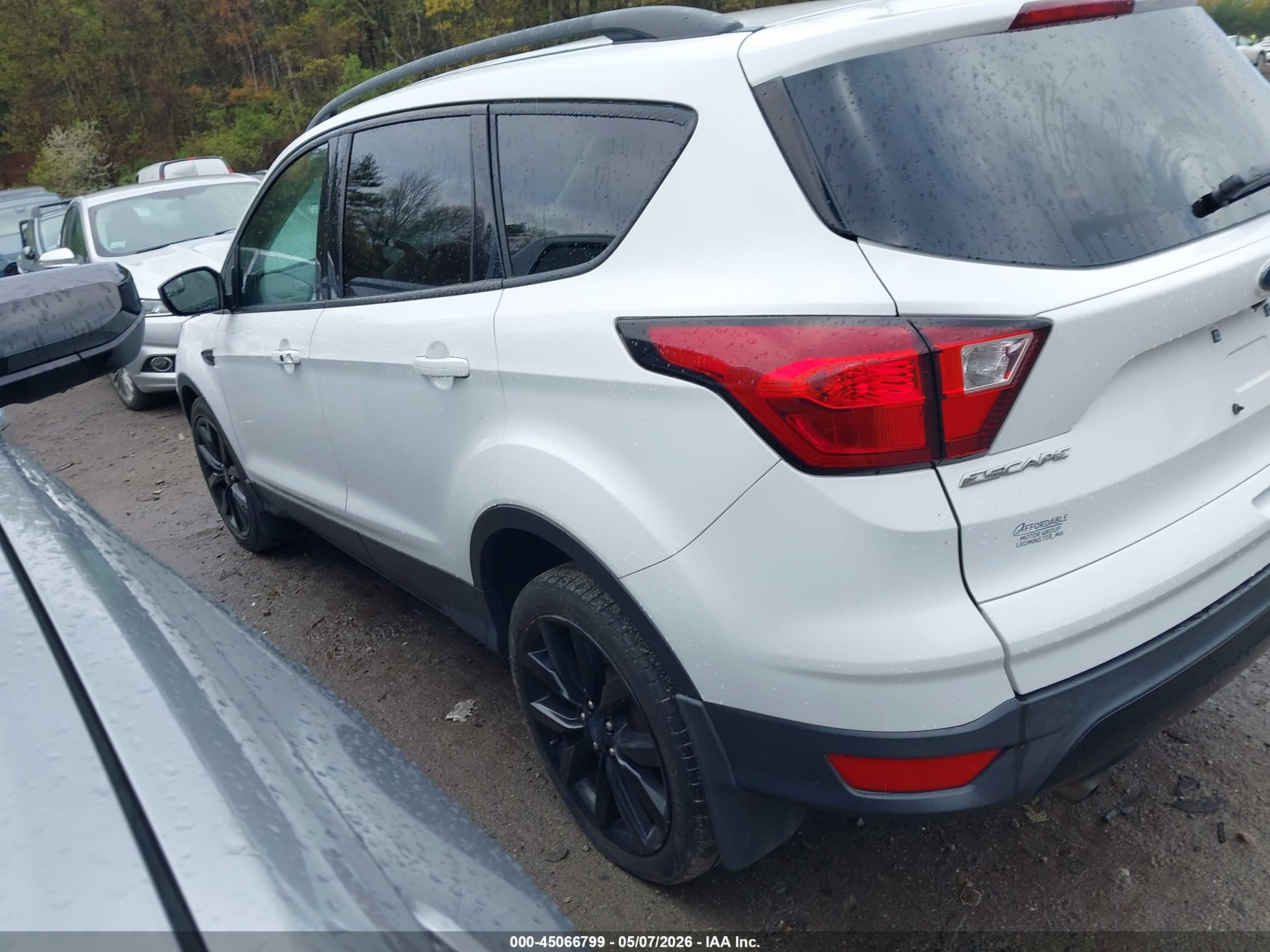 FORD ESCAPE image 3