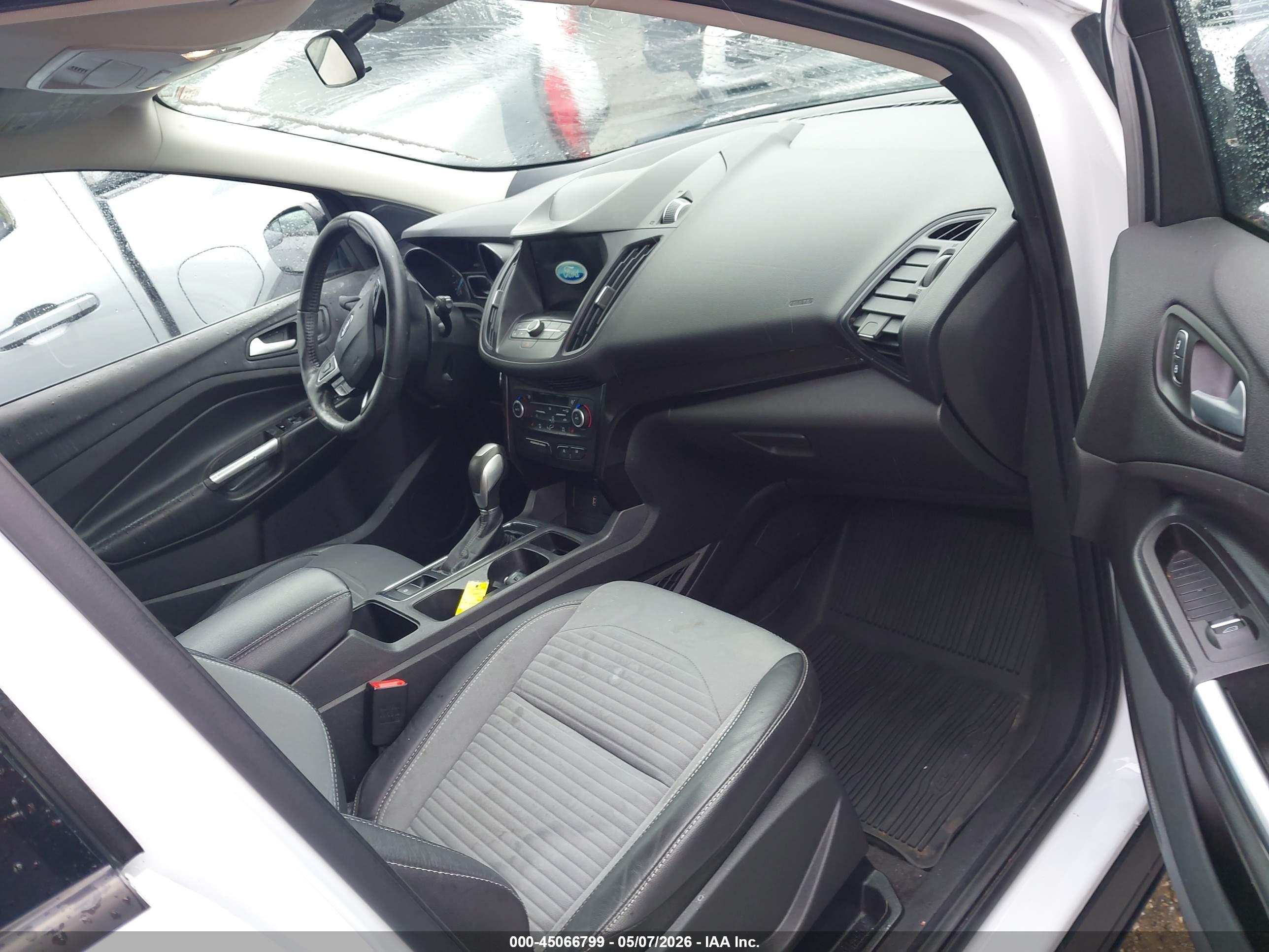 FORD ESCAPE image 5