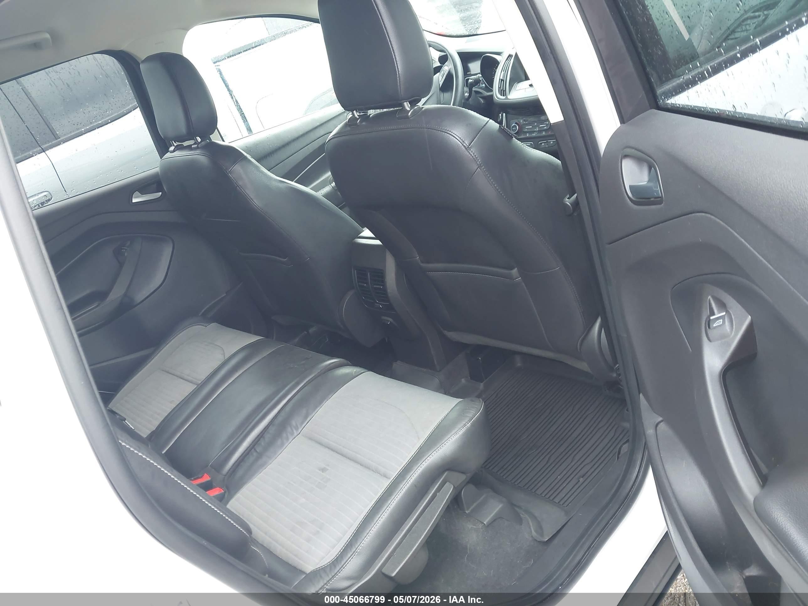 FORD ESCAPE image 8