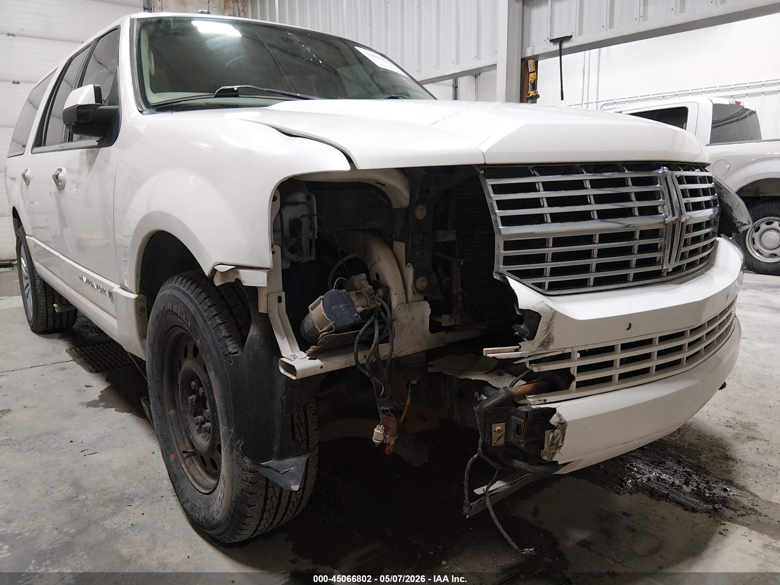 LINCOLN NAVIGATOR image 6