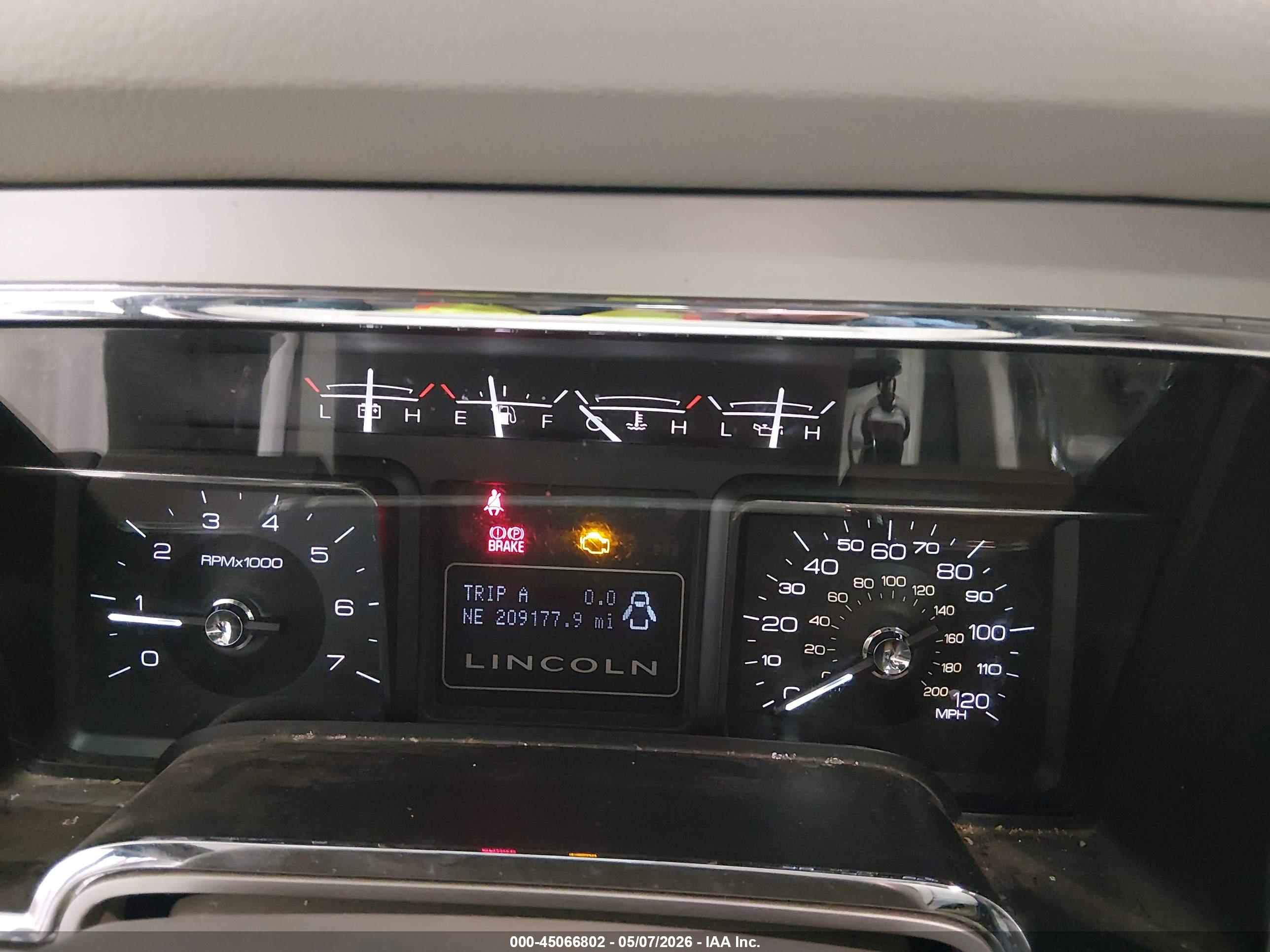 LINCOLN NAVIGATOR image 7
