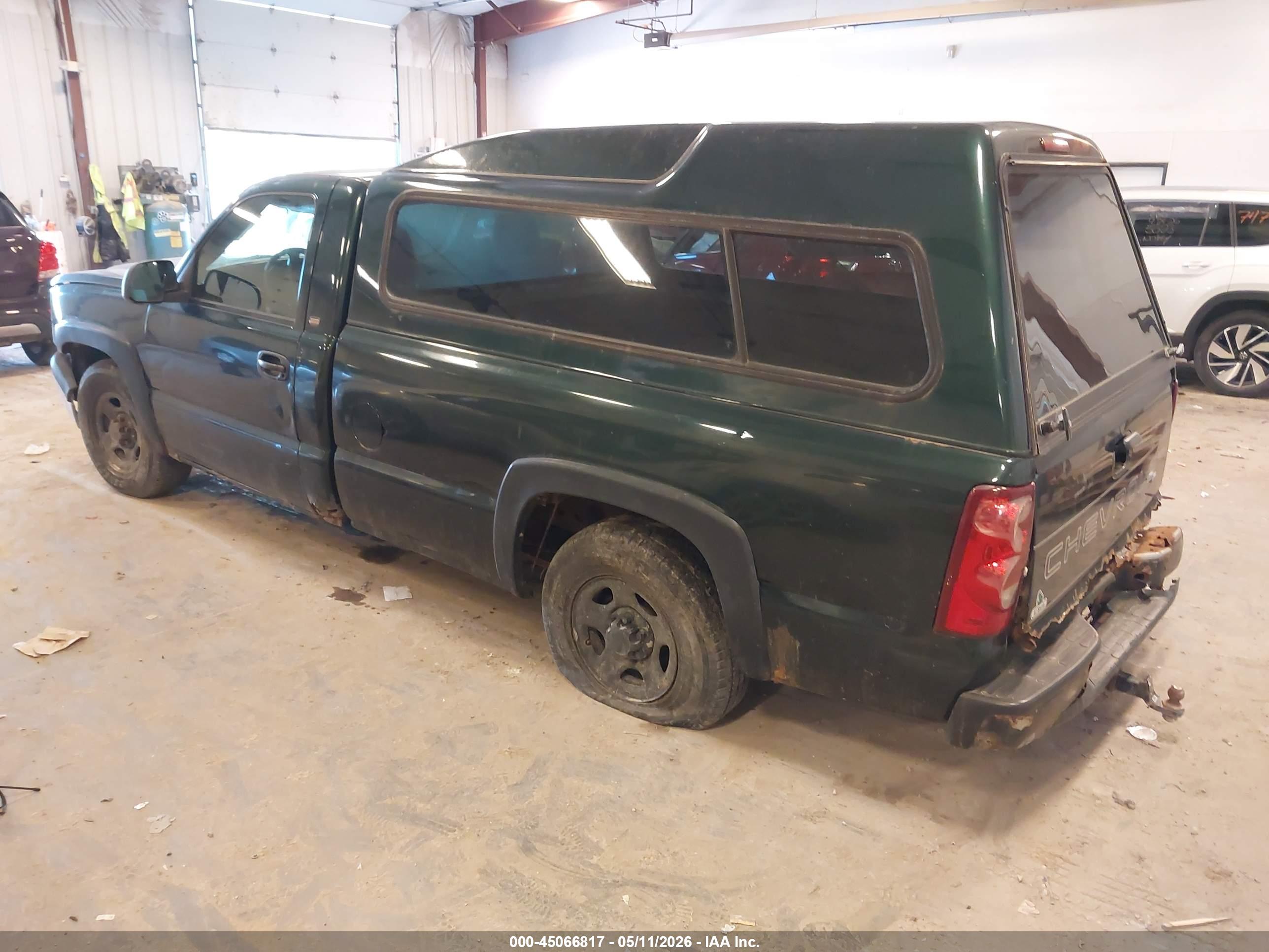 CHEVROLET SILVERADO image 3