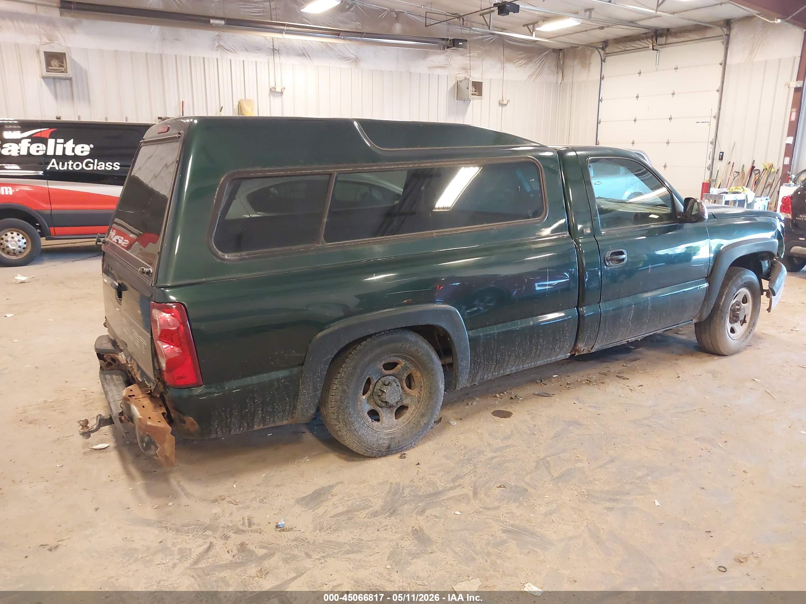 CHEVROLET SILVERADO image 4