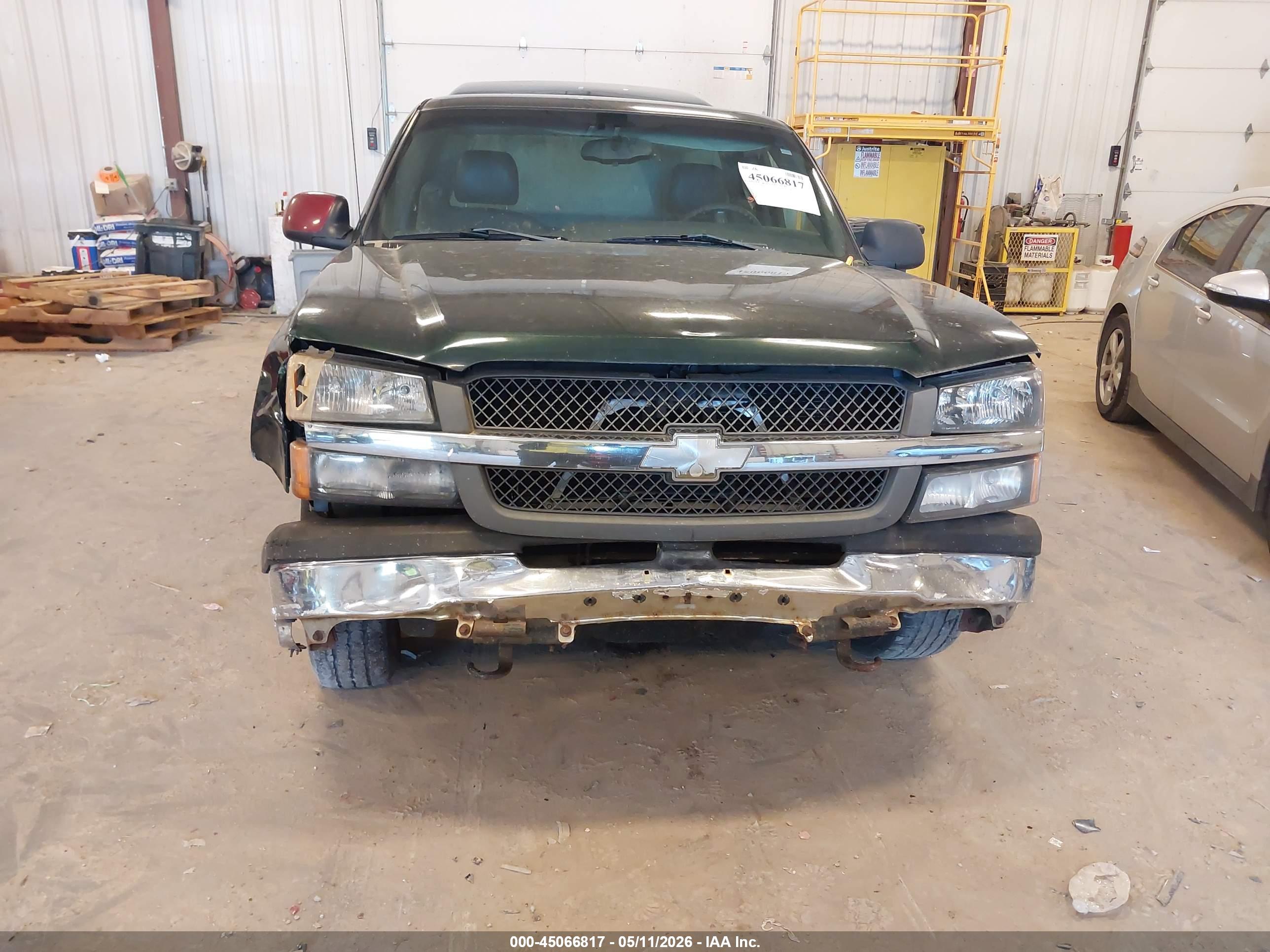 CHEVROLET SILVERADO image 6