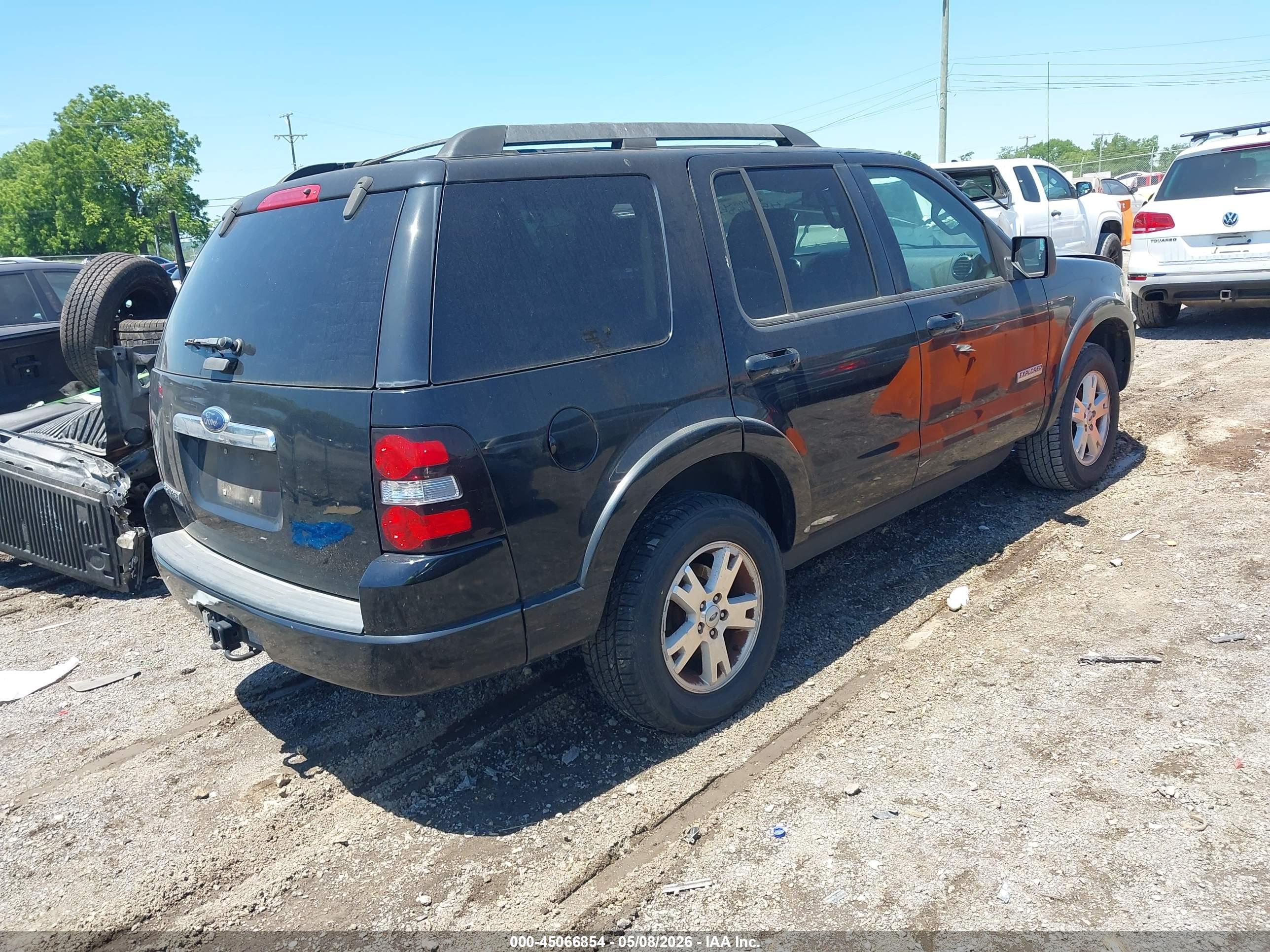 FORD EXPLORER image 4