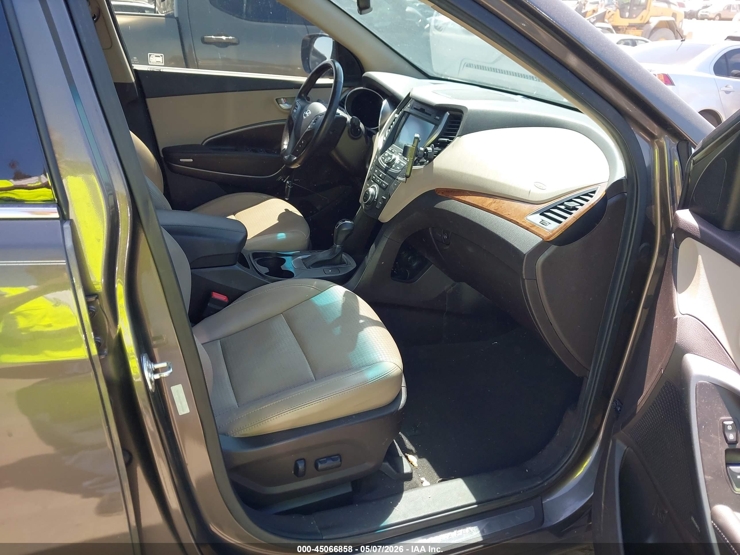 HYUNDAI SANTA image 5