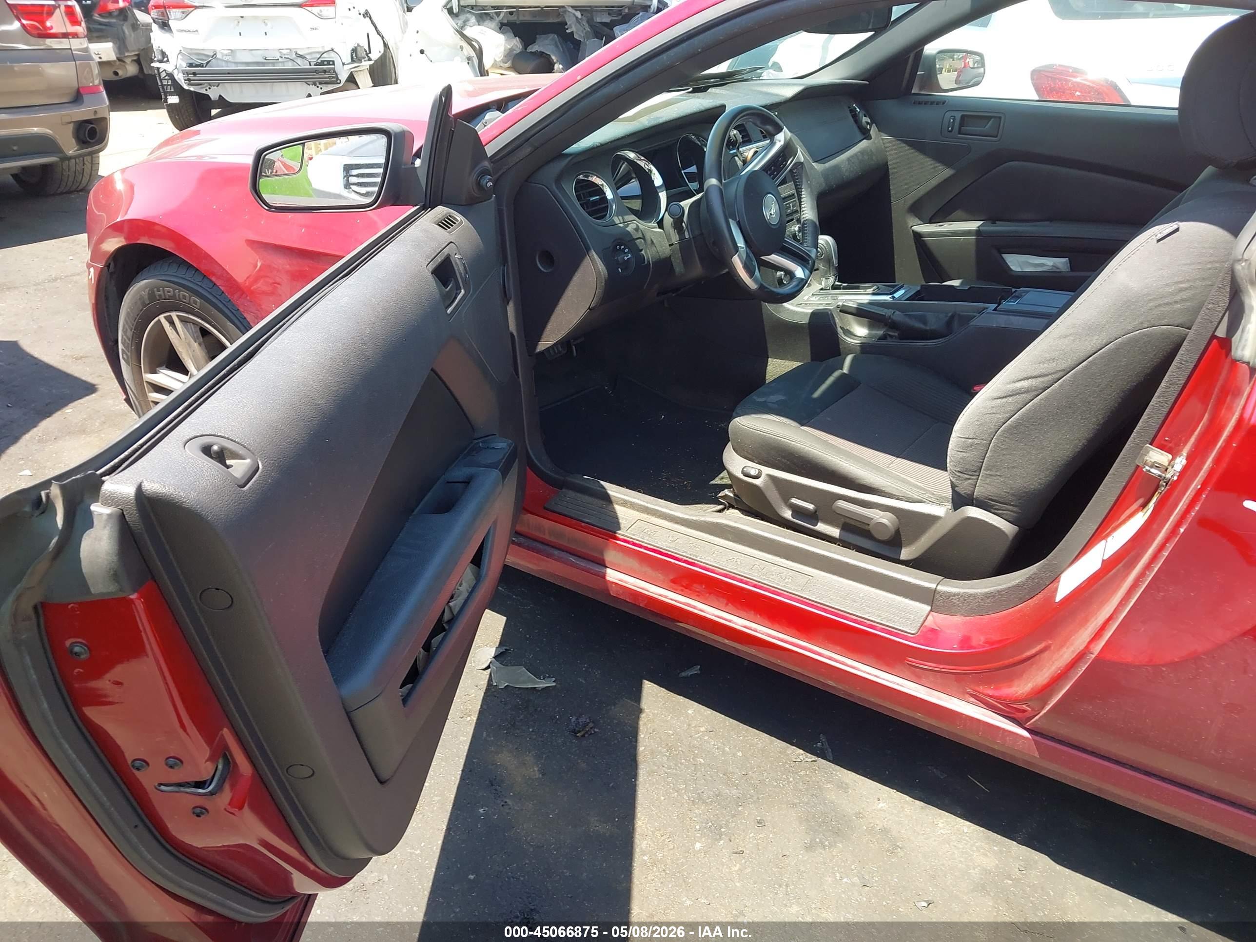FORD MUSTANG image 5