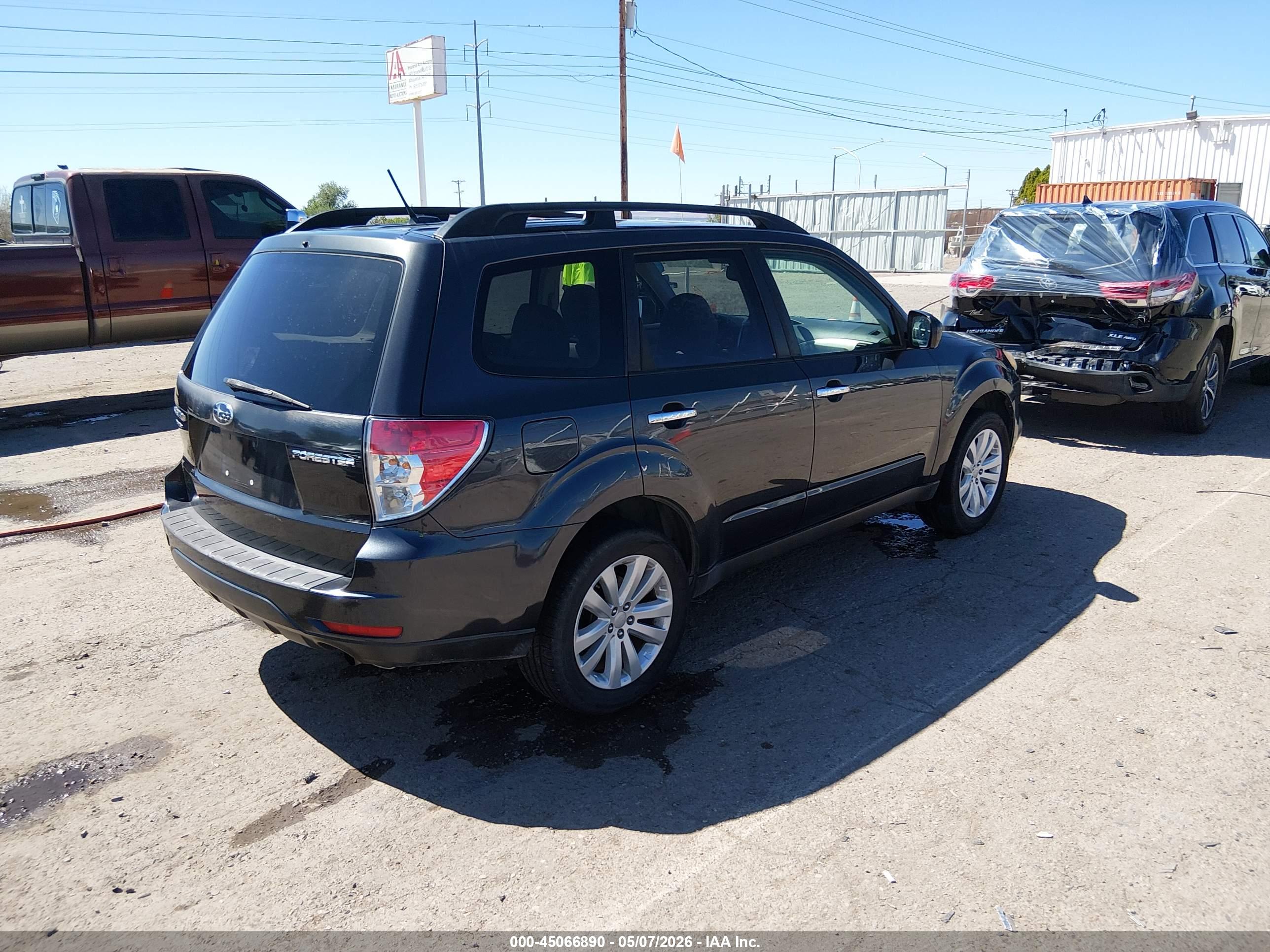 SUBARU FORESTER image 4