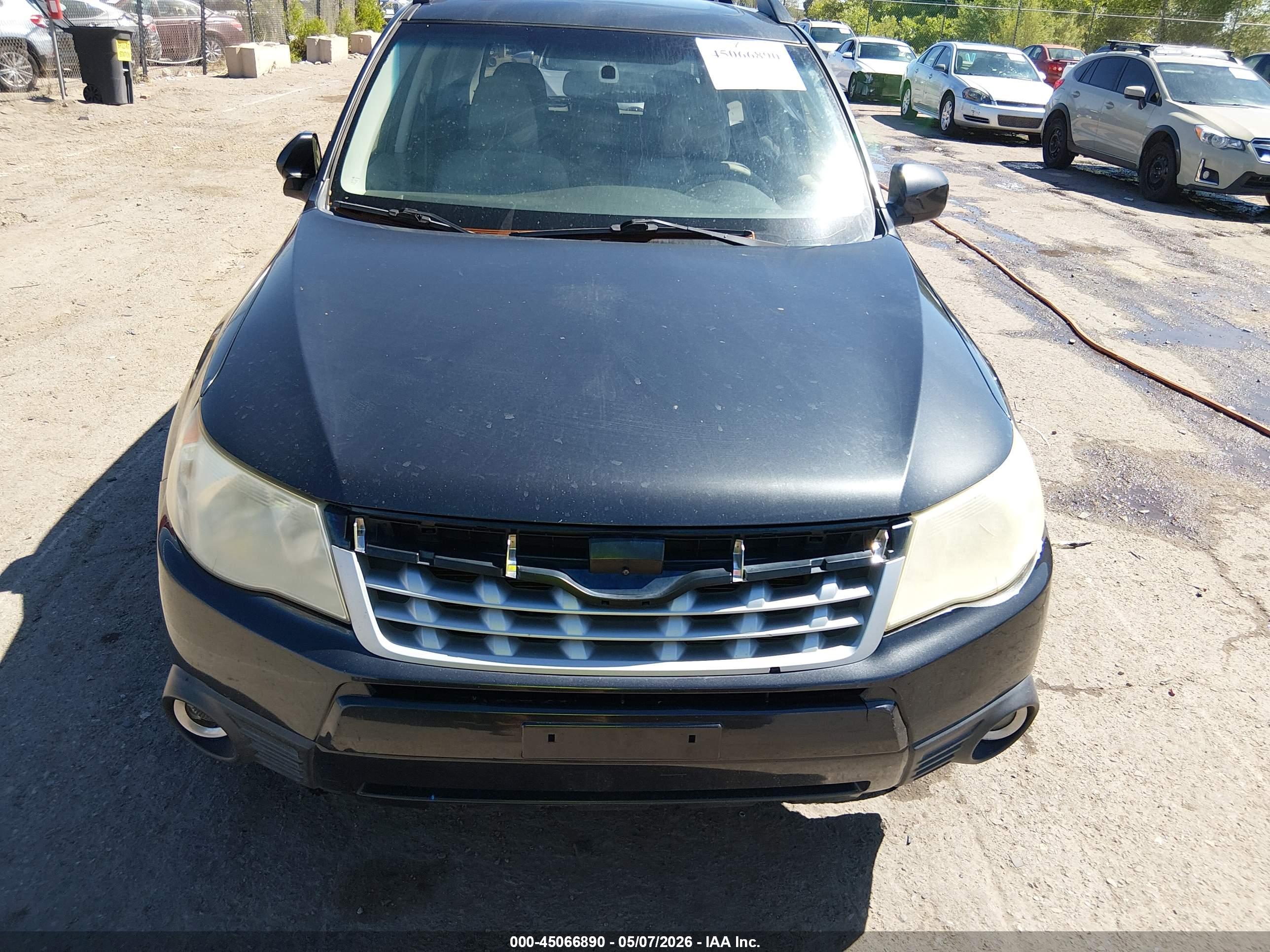 SUBARU FORESTER image 6