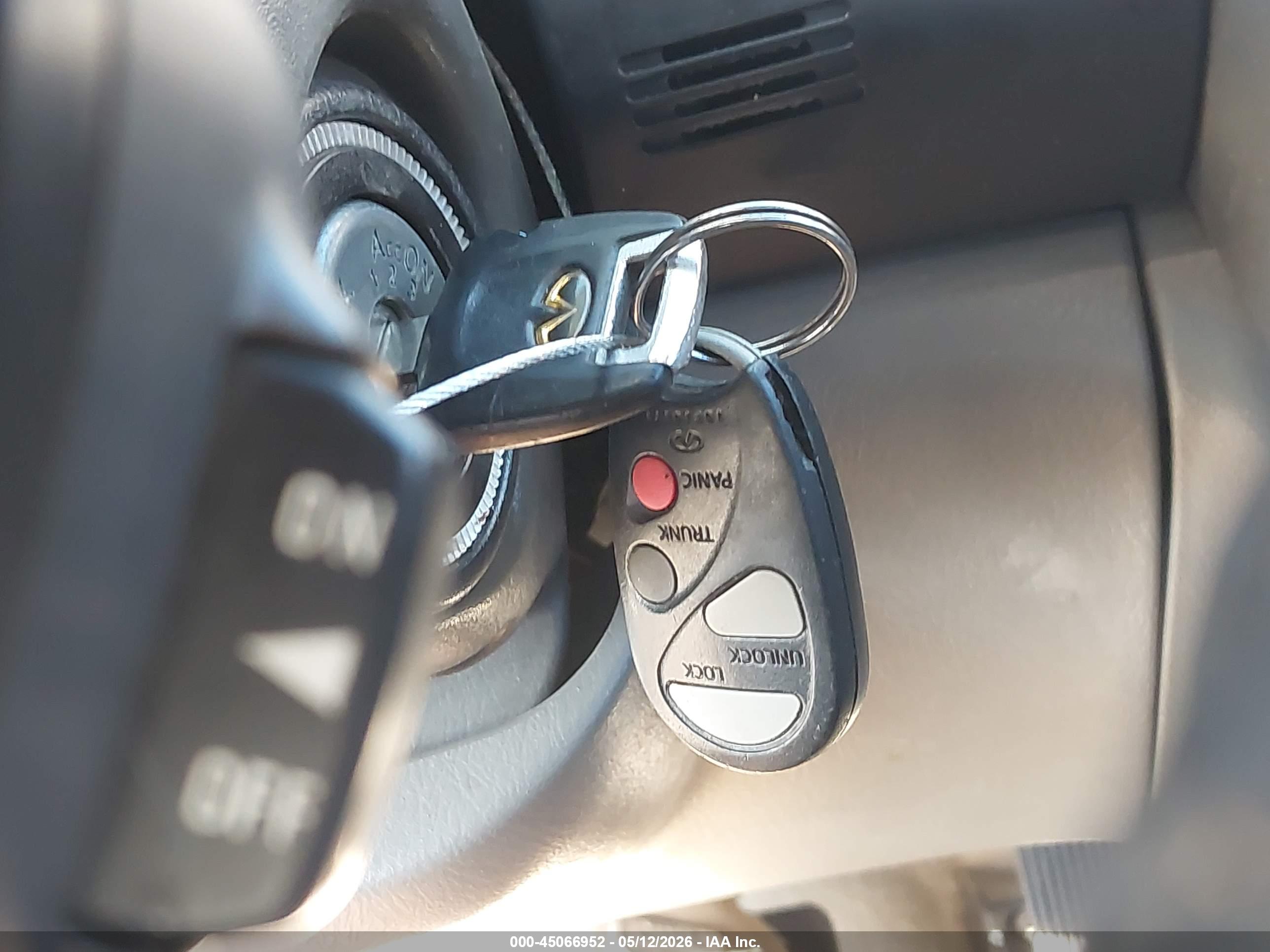 INFINITI I30 image 11