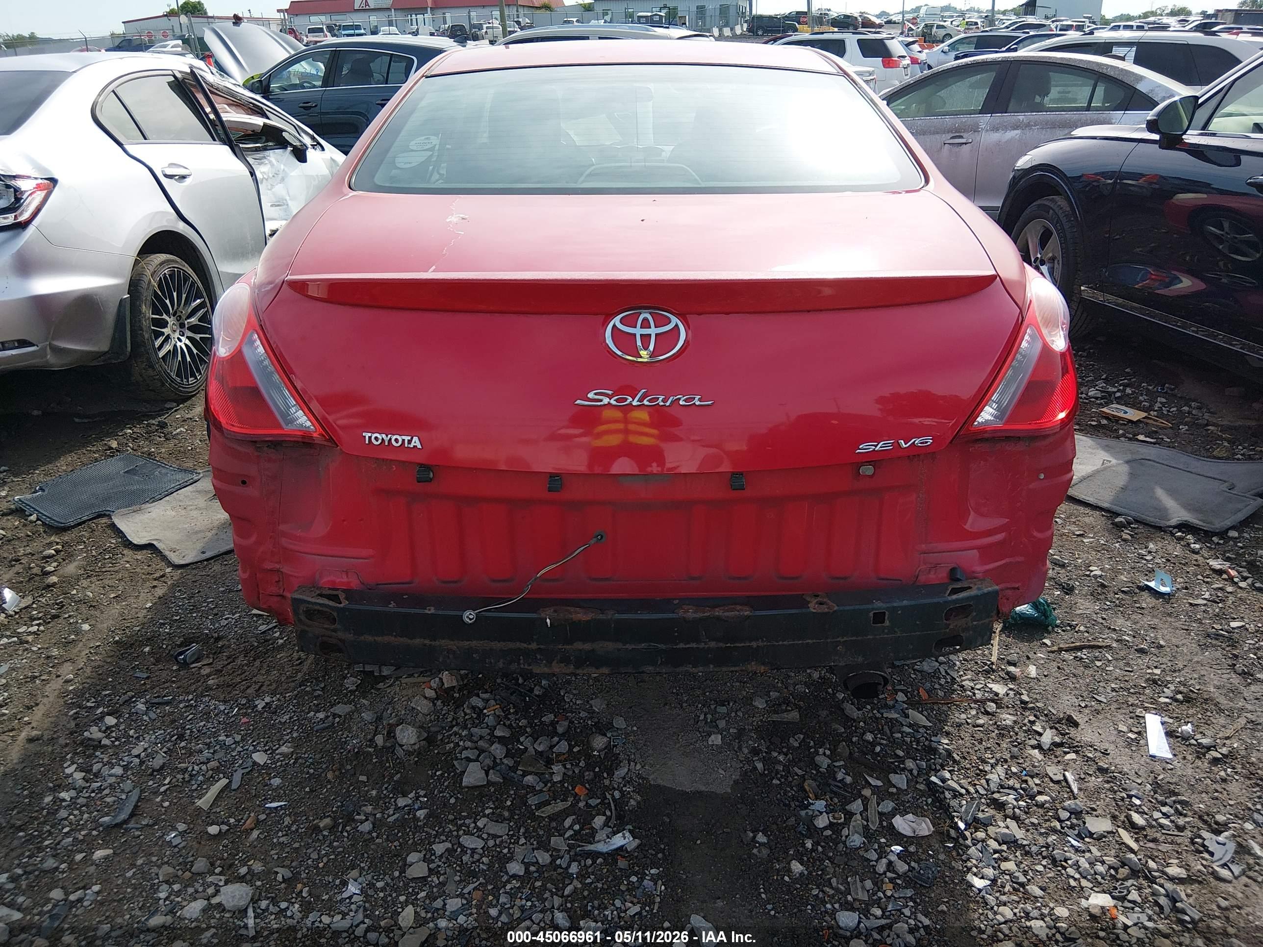 TOYOTA CAMRY image 6