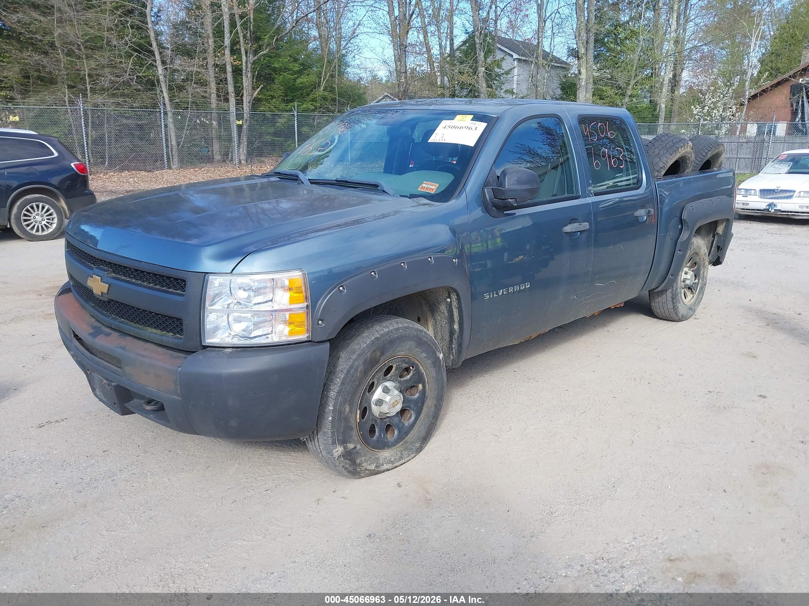 CHEVROLET SILVERADO image 2