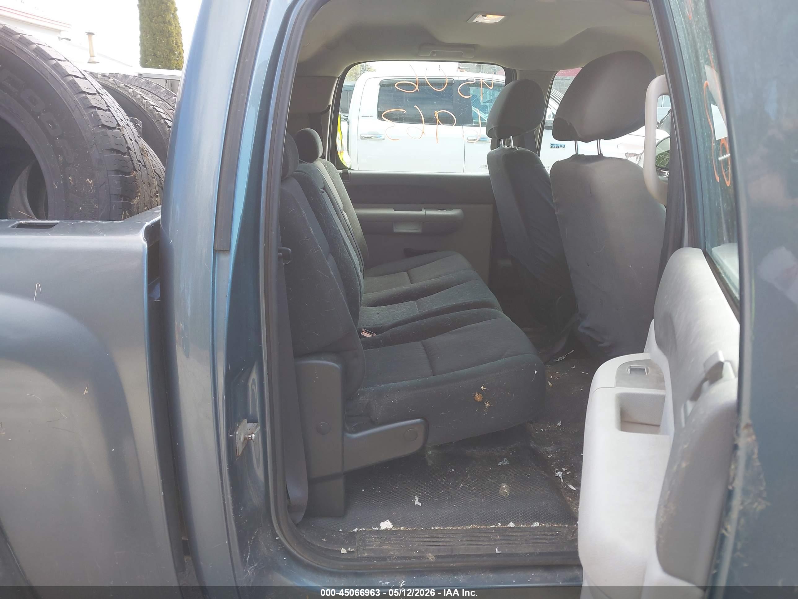 CHEVROLET SILVERADO image 8