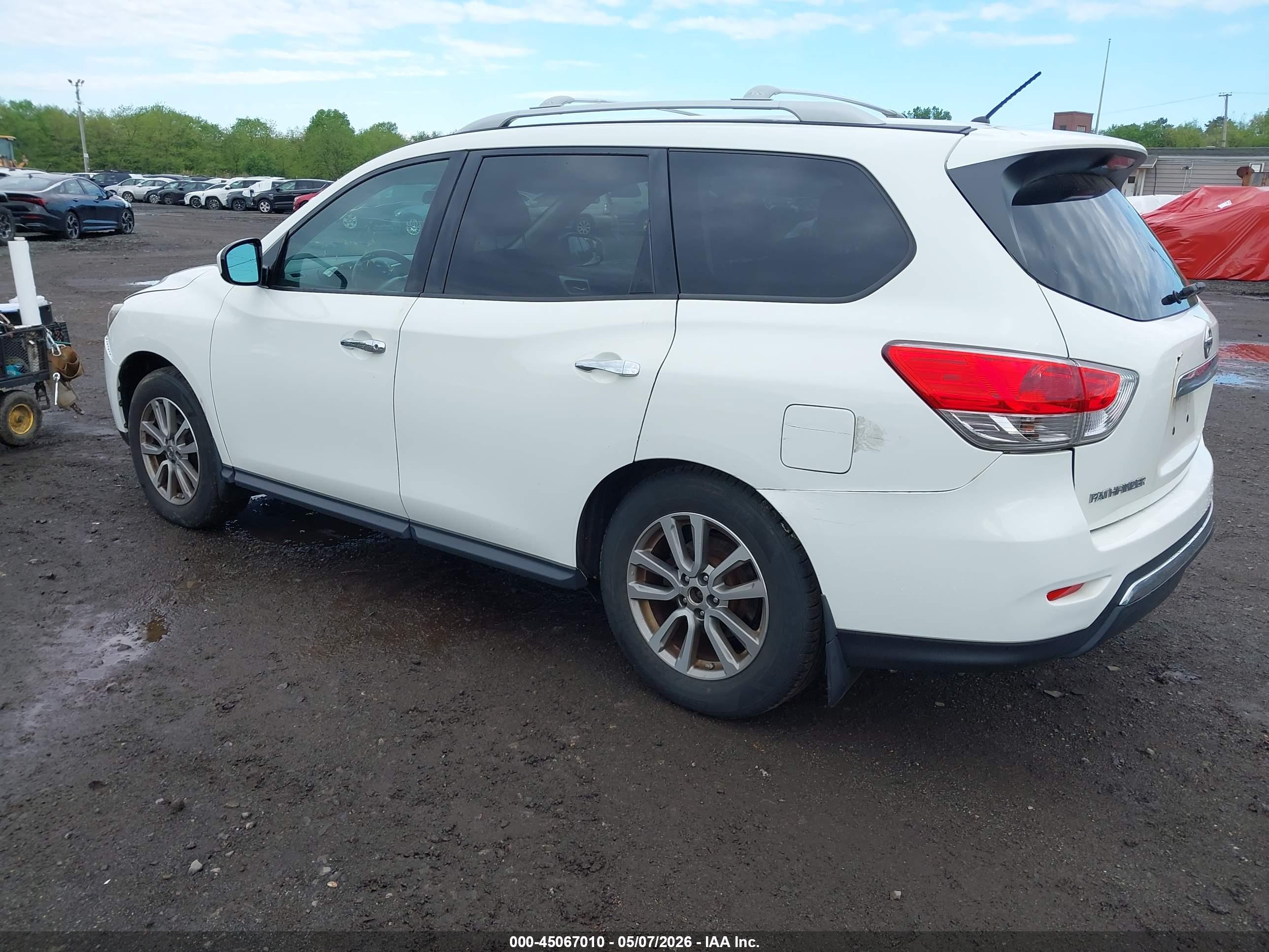 NISSAN PATHFINDER image 3