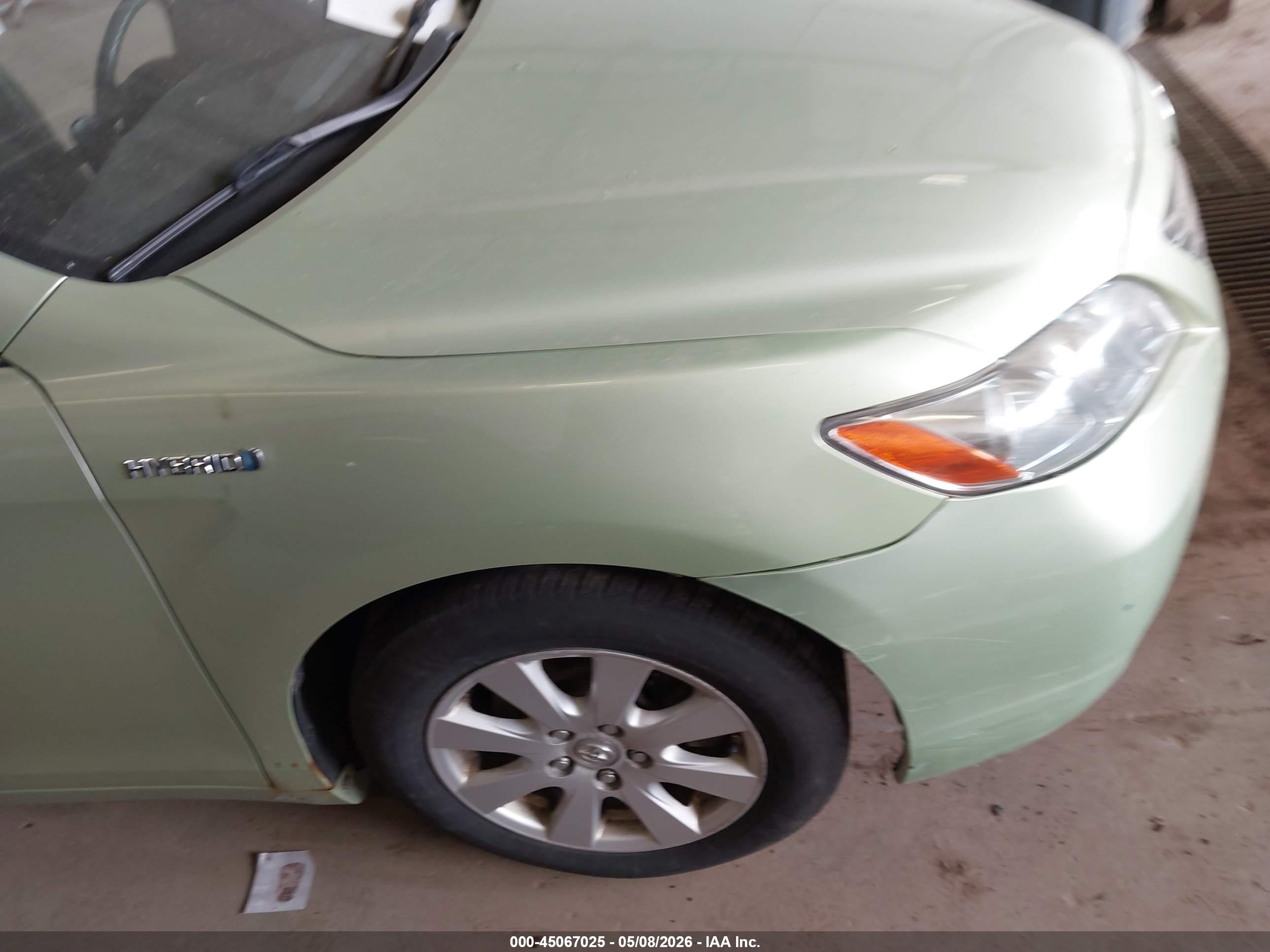 TOYOTA CAMRY image 6