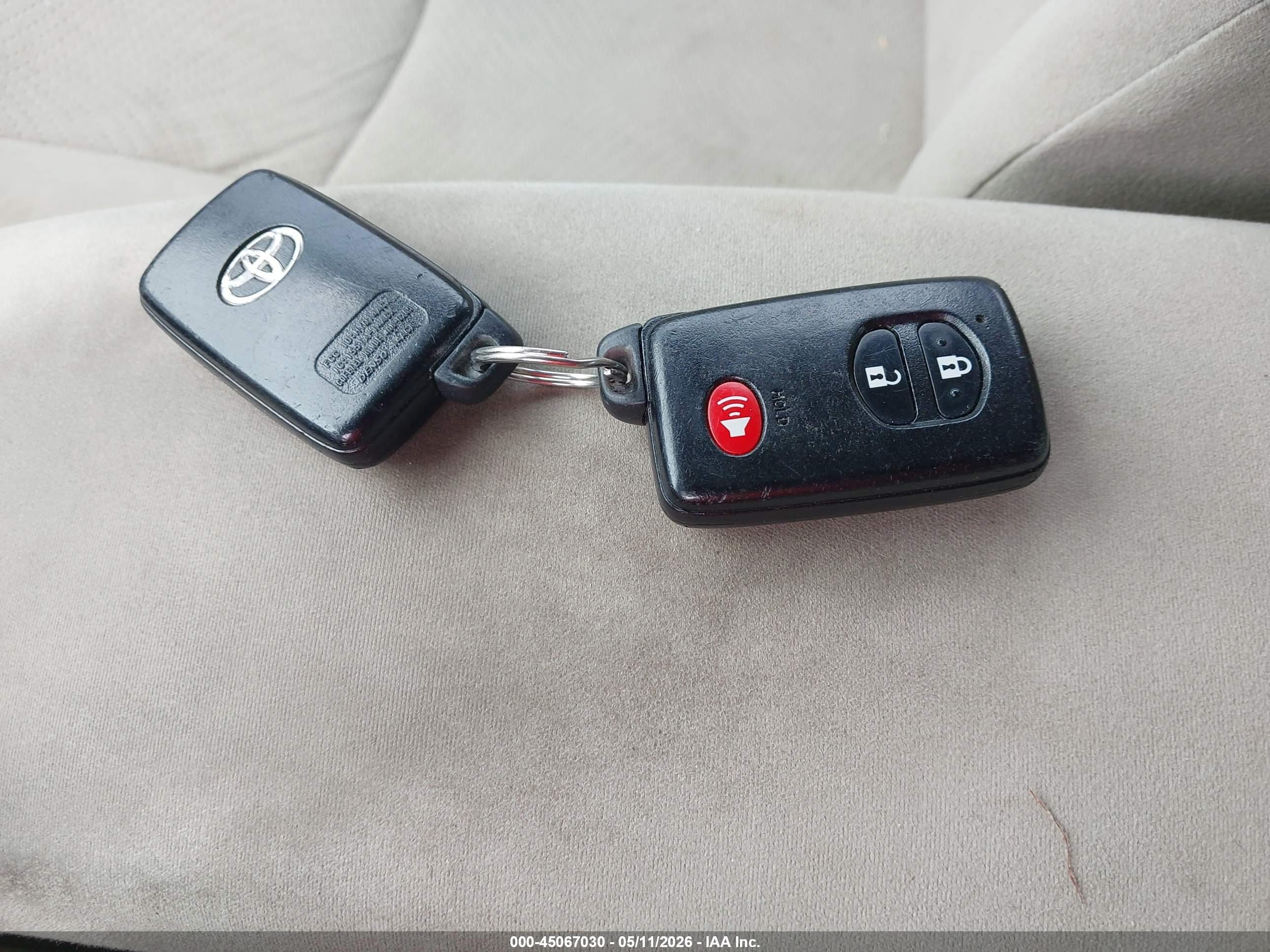TOYOTA PRIUS image 11