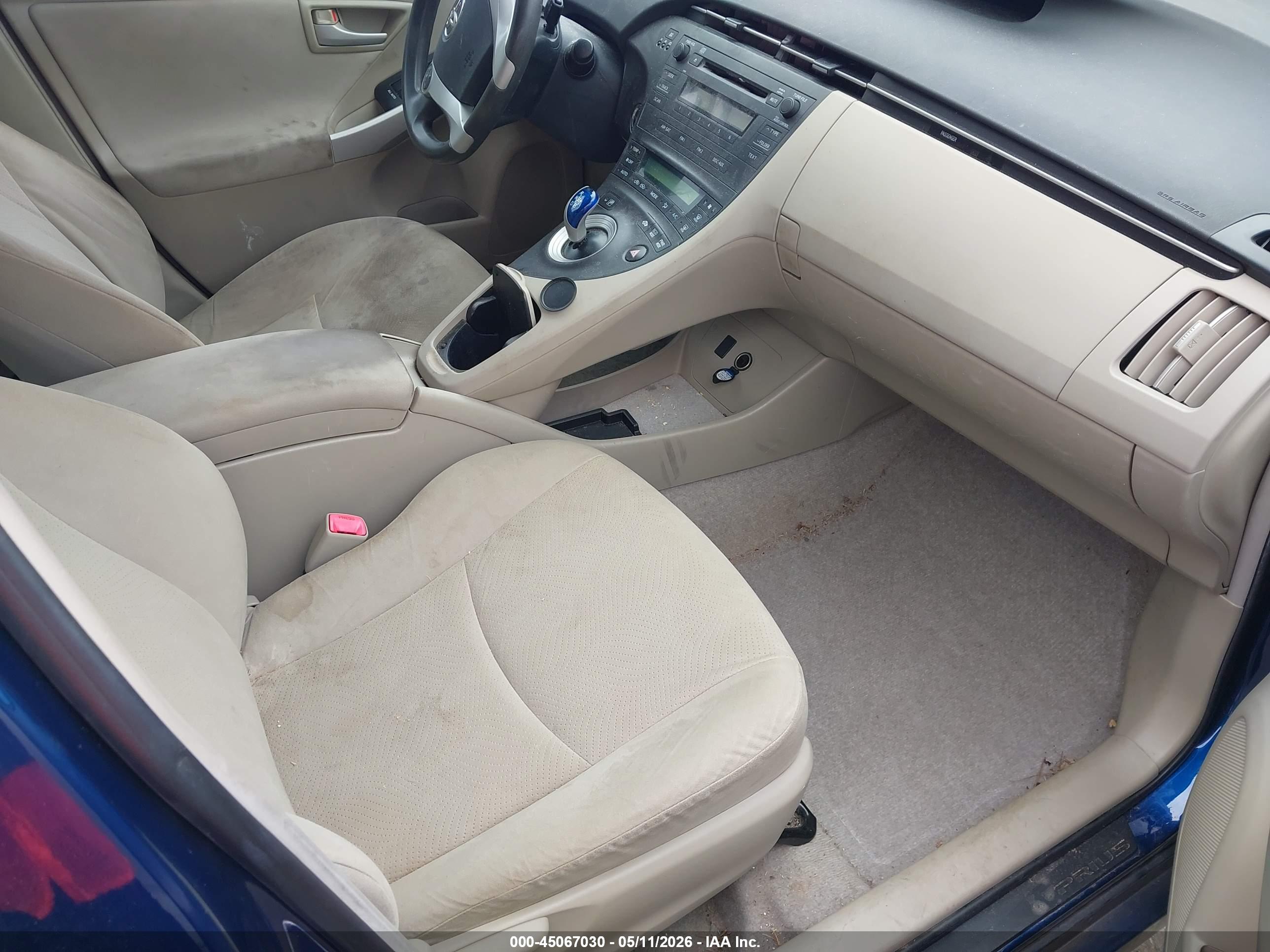 TOYOTA PRIUS image 5