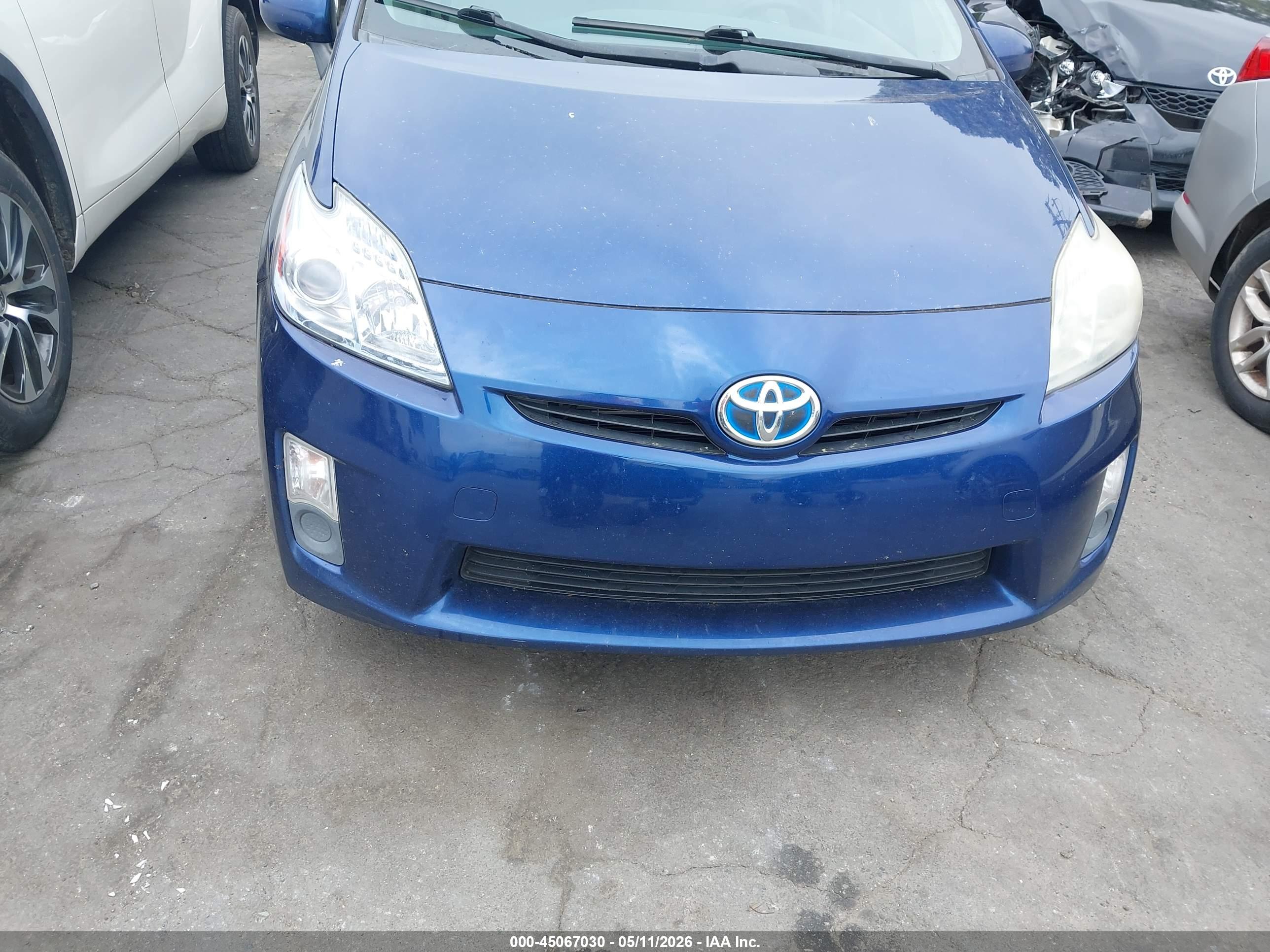 TOYOTA PRIUS image 6